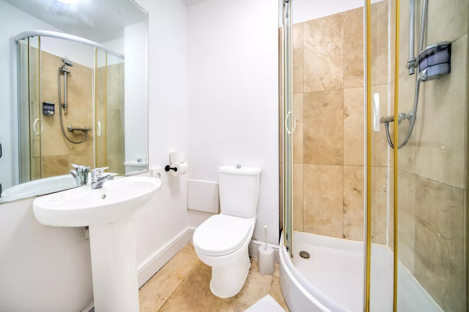 GO2 Gloucester Hotel by OYO  Double Room-Badezimmer