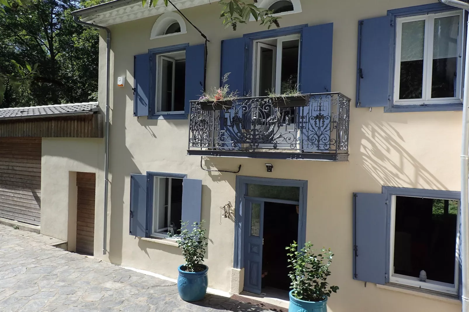 Le Moulin de Camelière-Exterior in summer