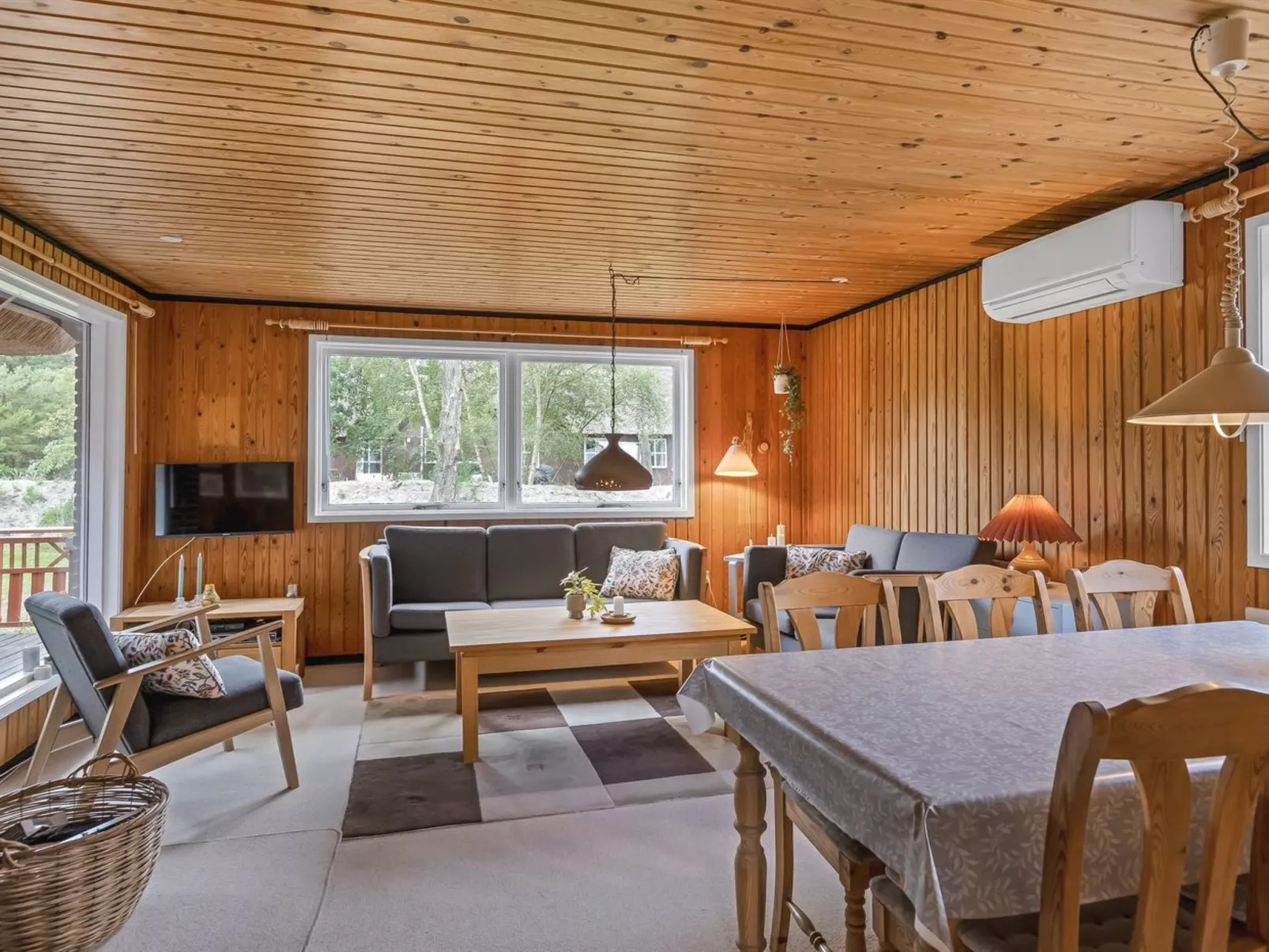 "Menard" - 1.2km from the sea-Inside