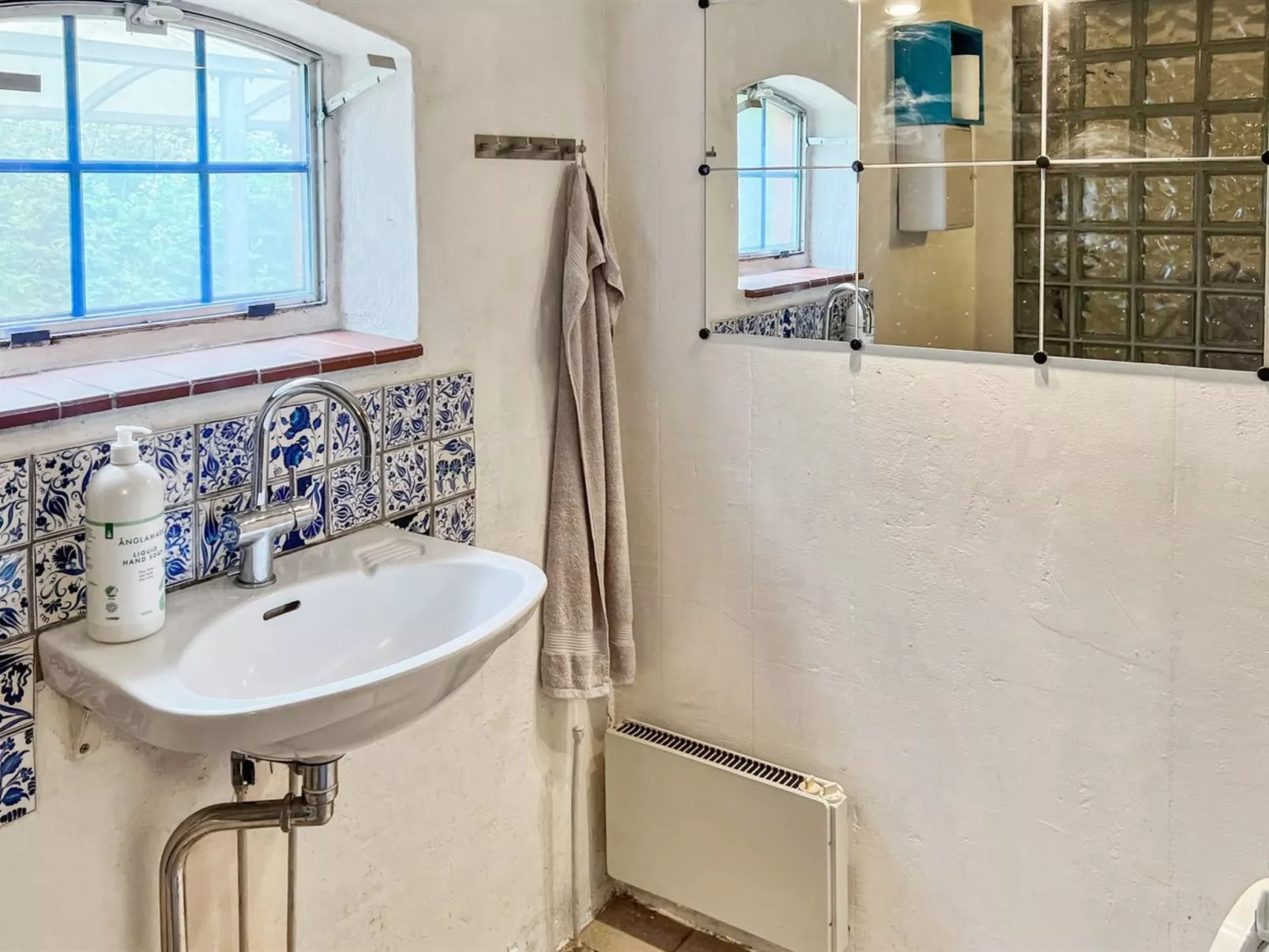 "Virpi" - 8km from the sea-Inside