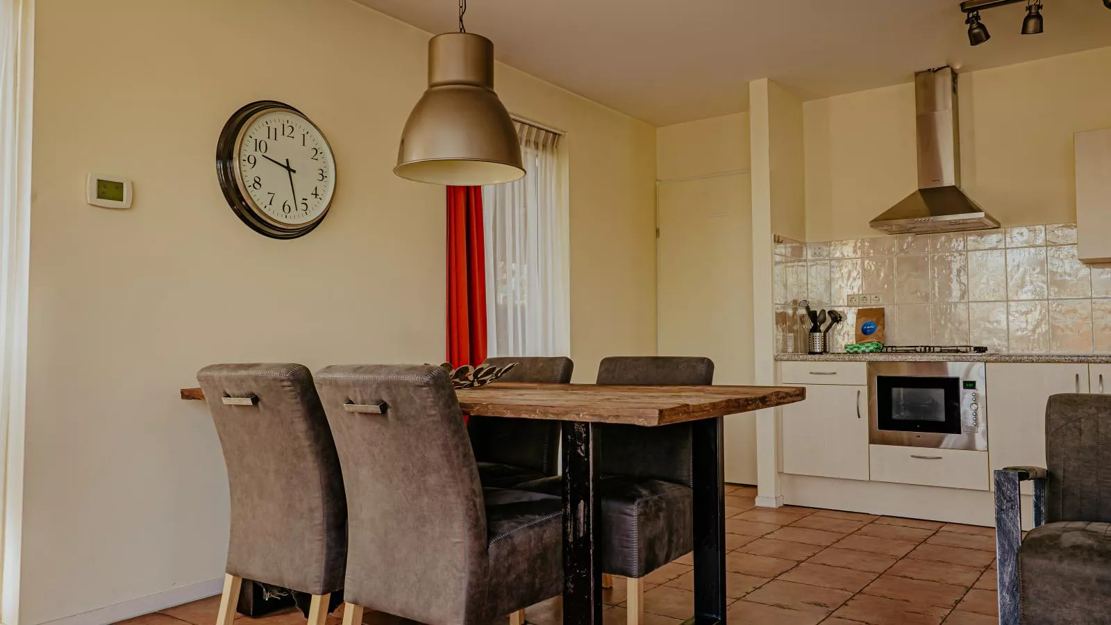 Waterbase-Dining room