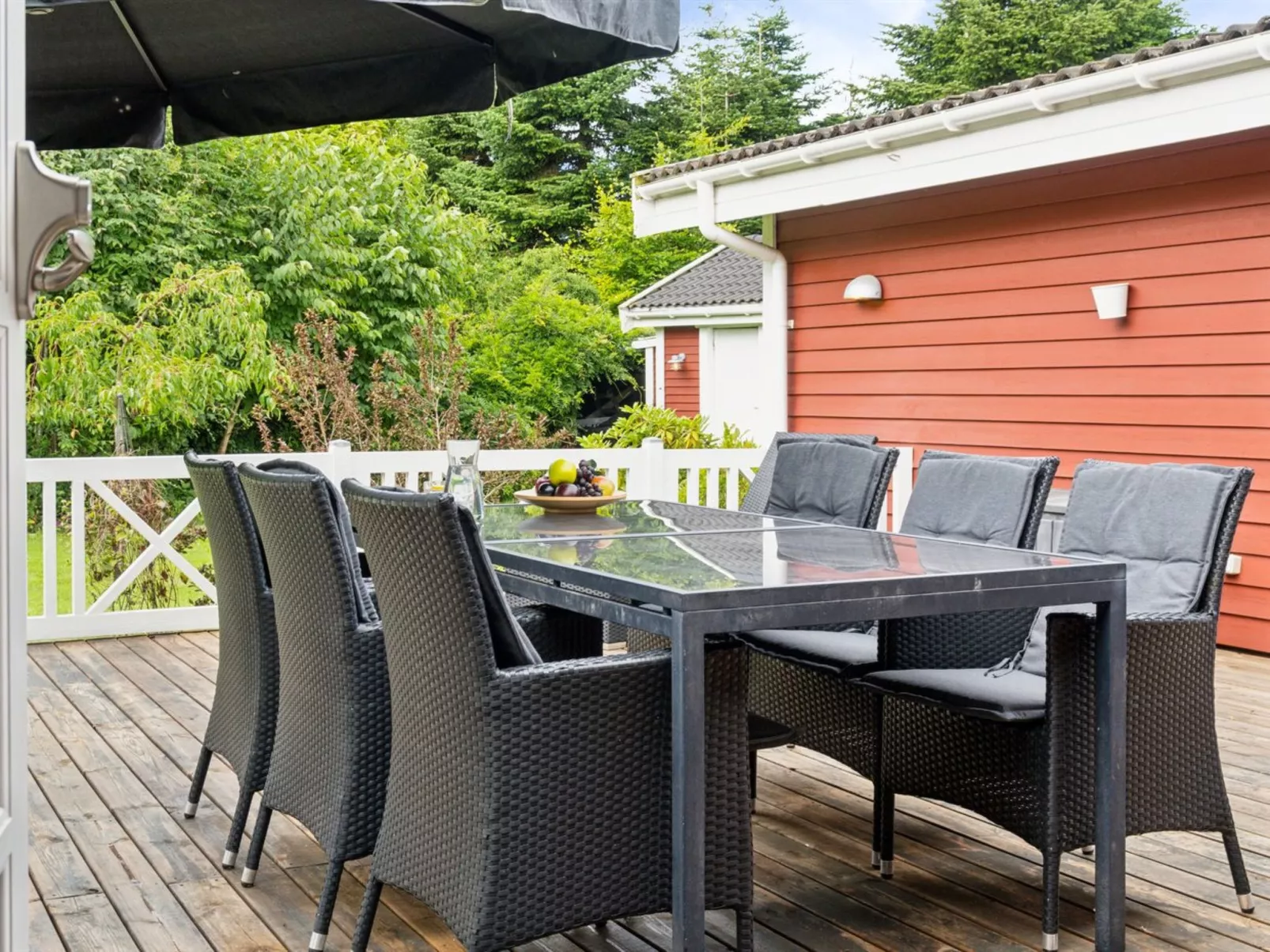 "Sixten" - 400m to the fjord-Outside