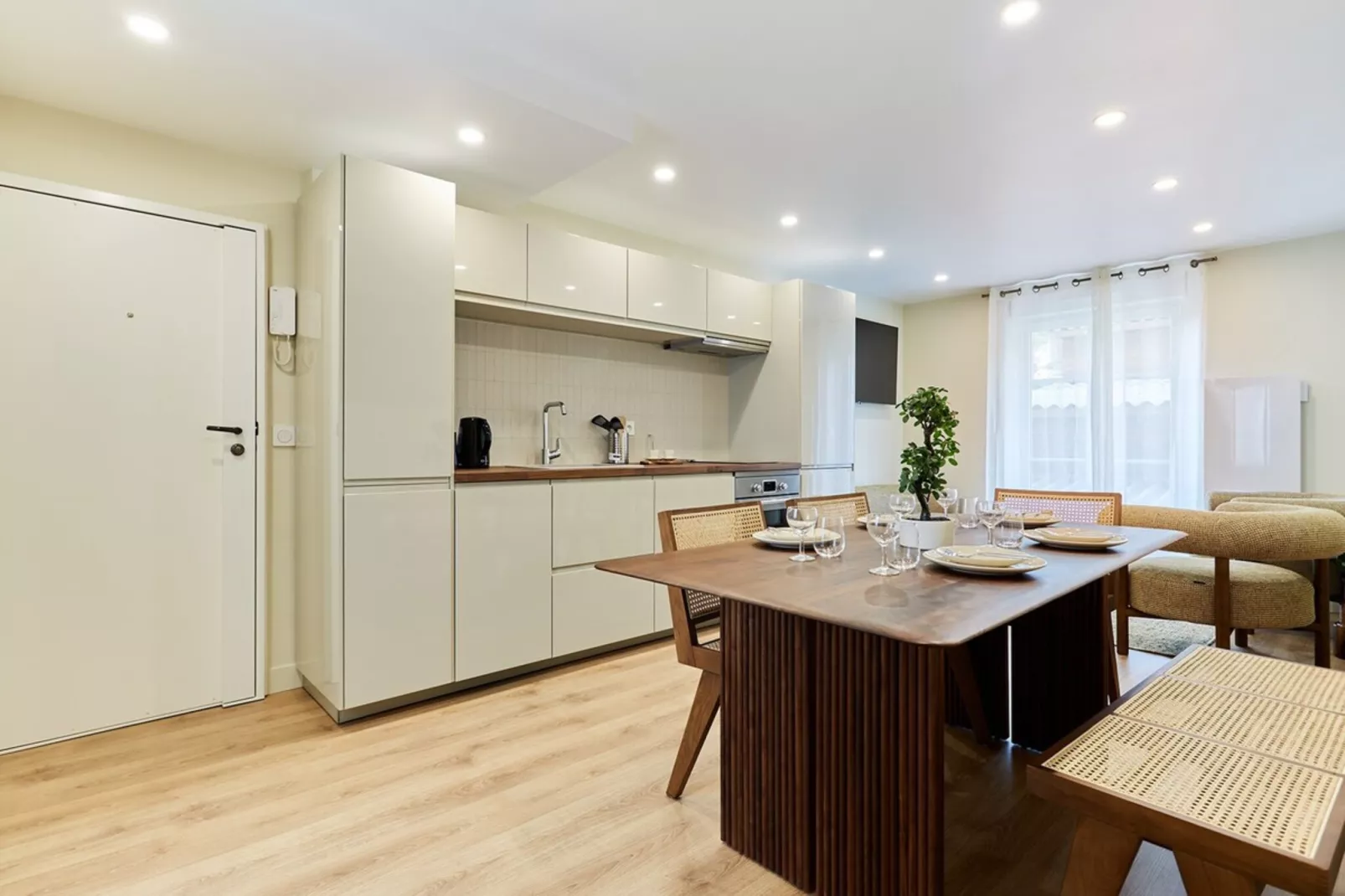 AVRON 2 NEW-Nicht zugeordnet