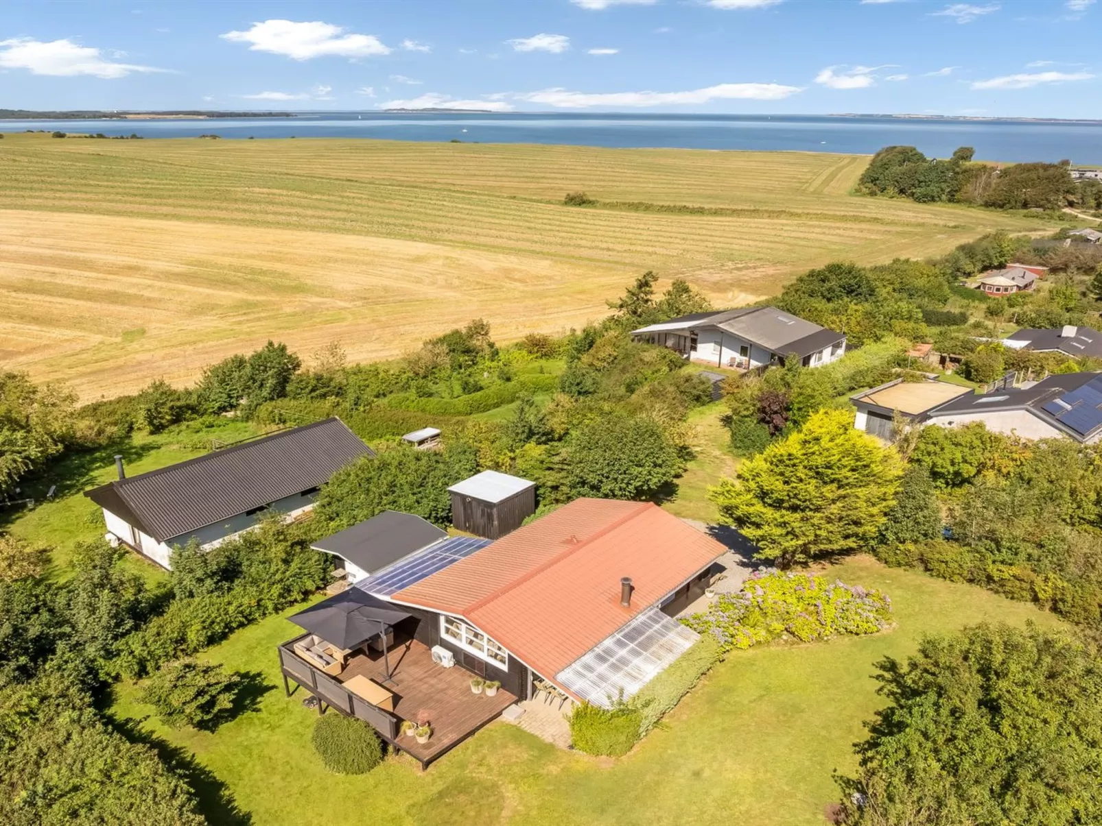 "Berner" - 500m to the fjord-Outside