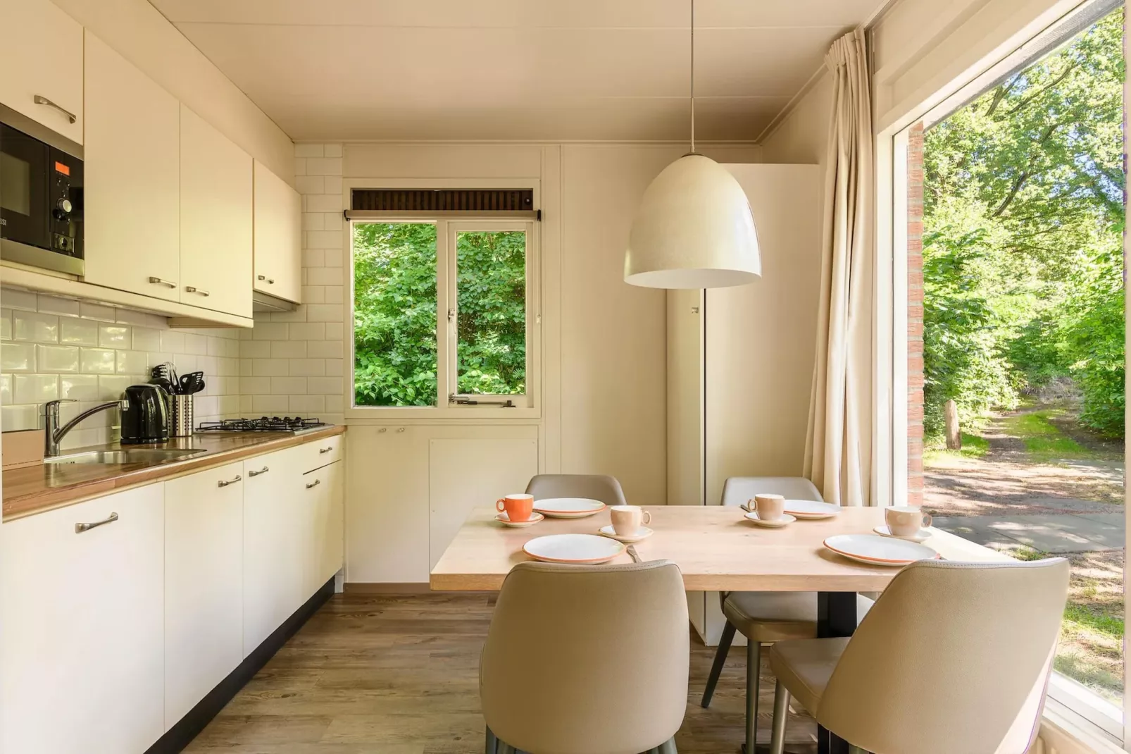 Bungalow 4C3 - Dining room