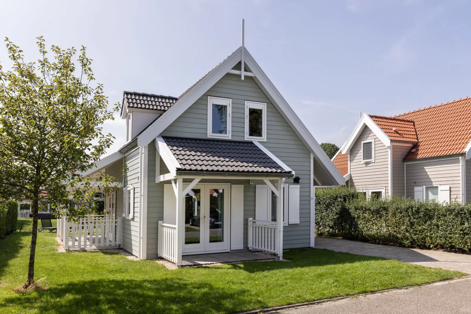 Aquadelta 43-Exterior in summer