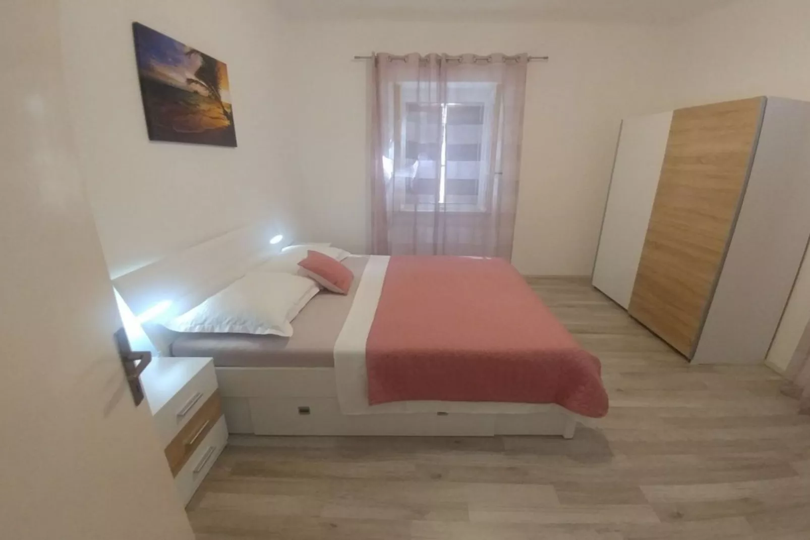 Four Bedroom Holiday Home With Terrace & Sea View