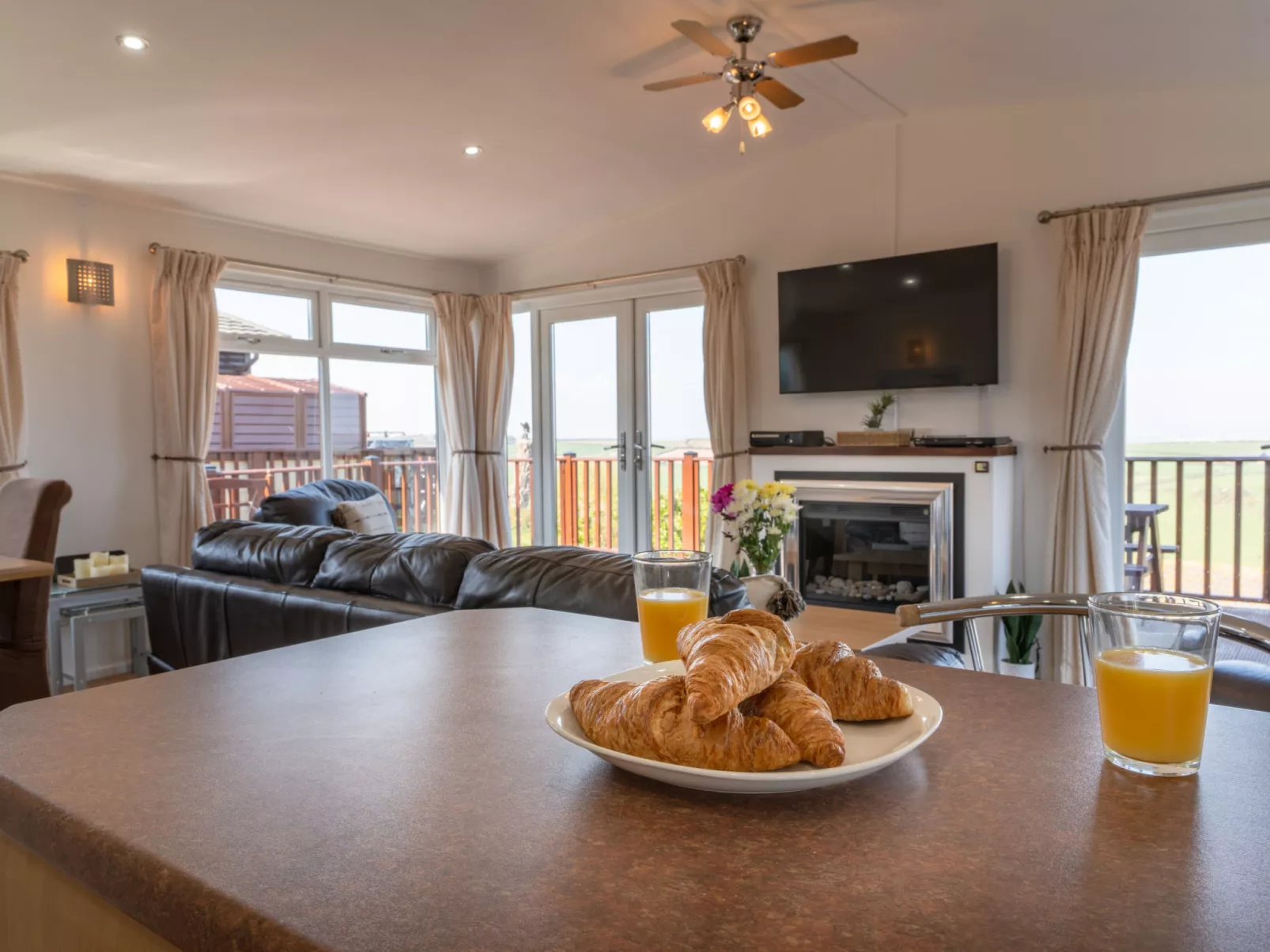 Serendipity Lodge-Inside