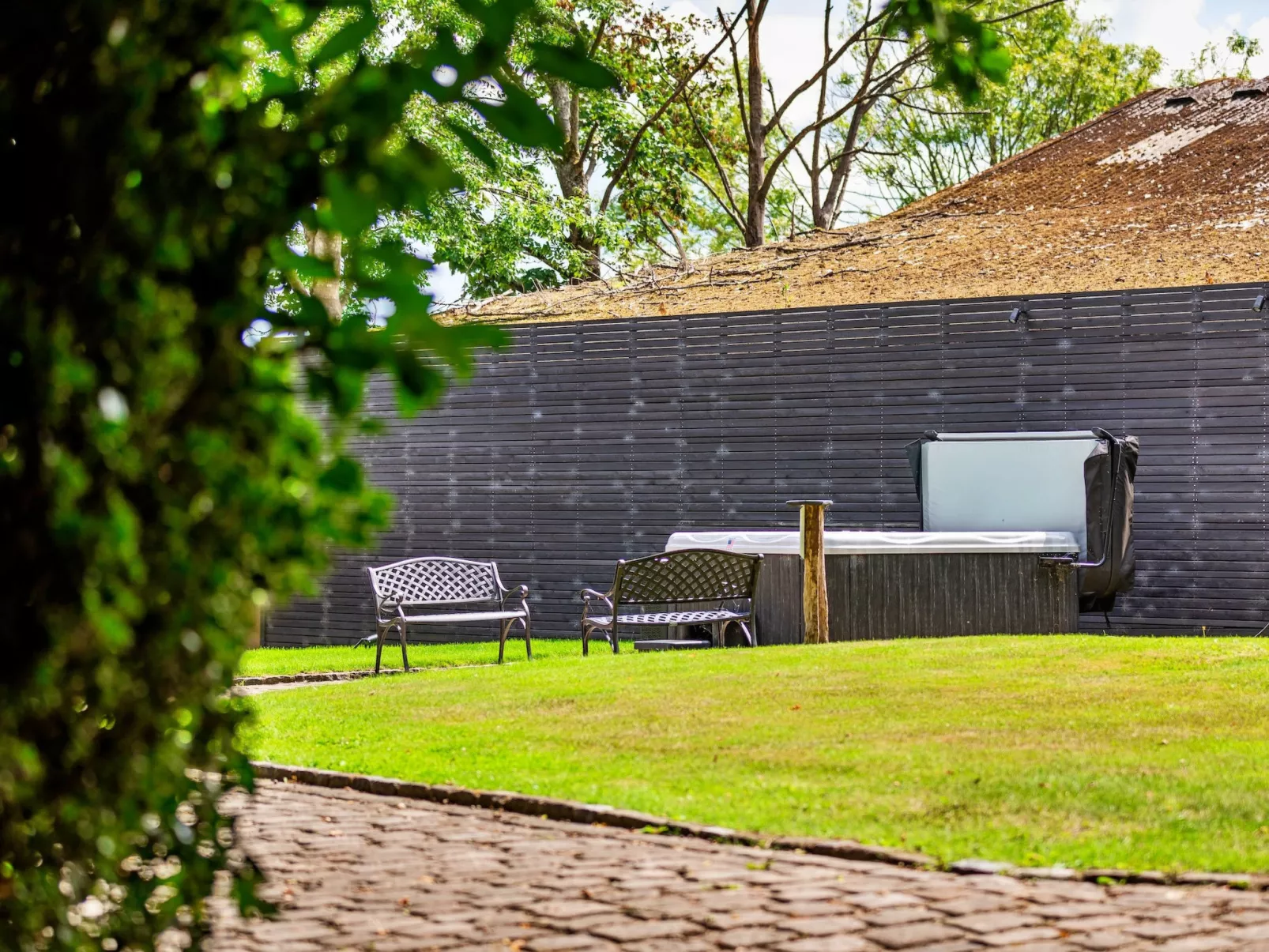 Sandhill Cottage with Hot Tub-Outside