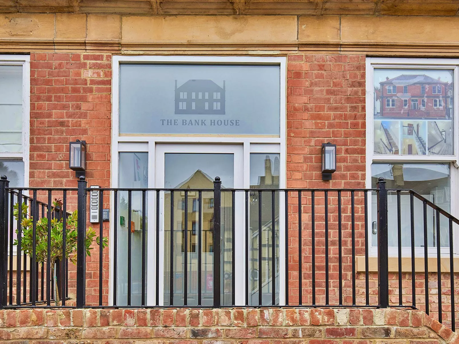 The Bank House-Draußen