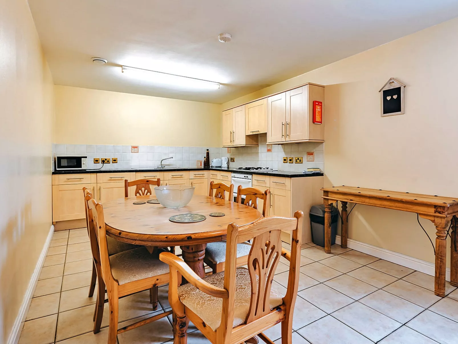 Netley Hall - Honeysuckle-Dedans