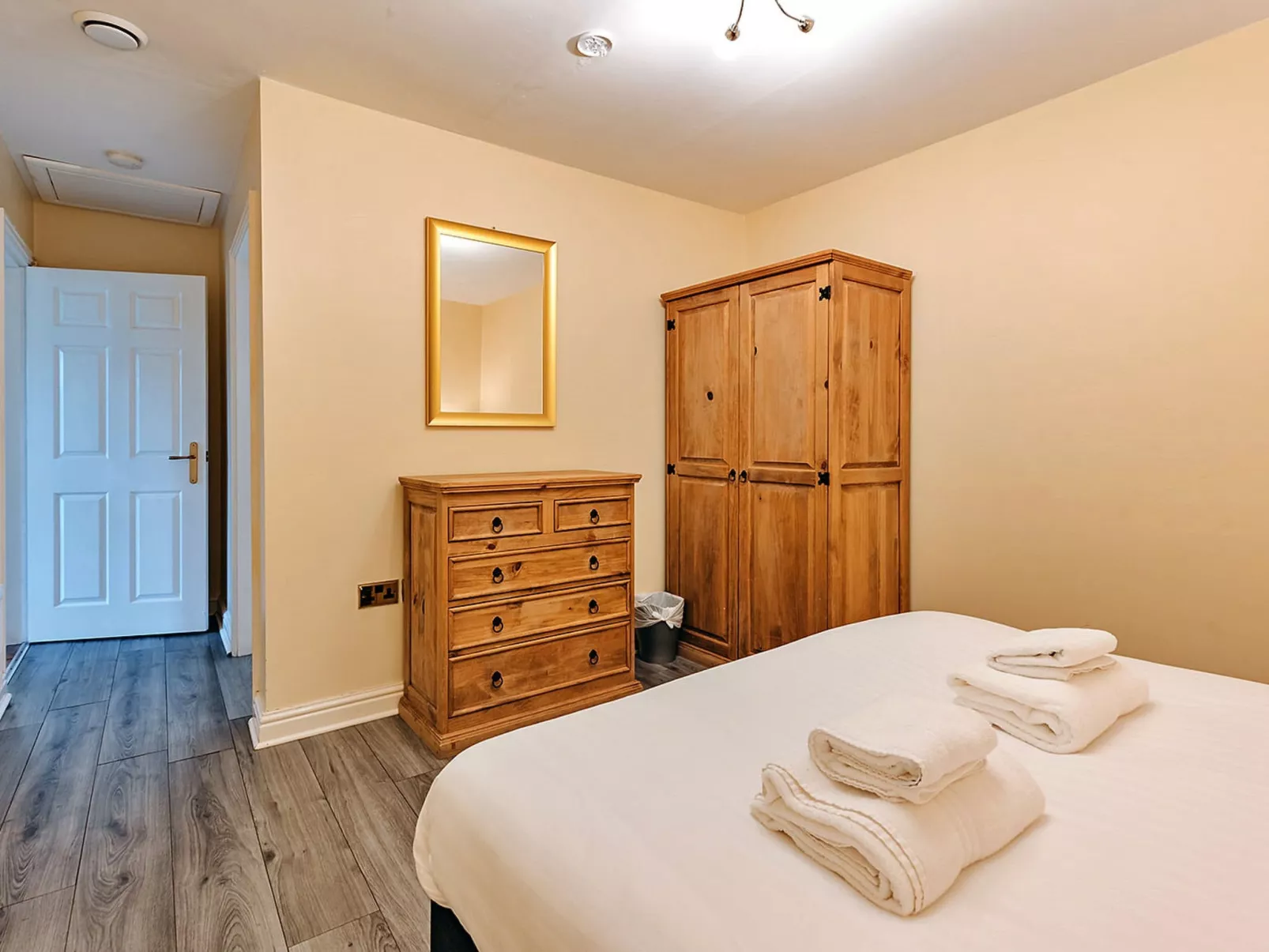 Netley Hall - Mulberry-Dedans