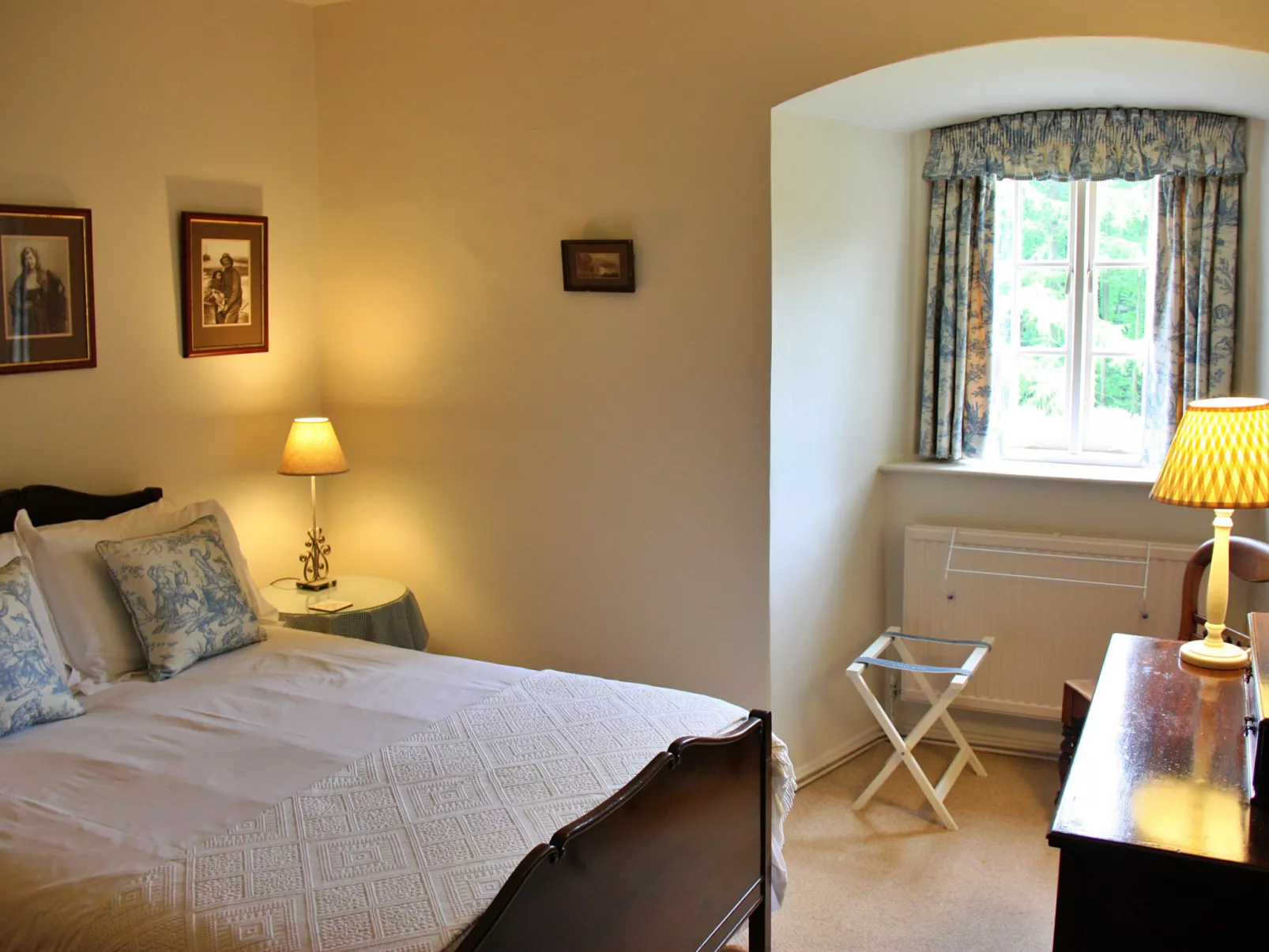 Ingleby Manor - South Front-Drinnen