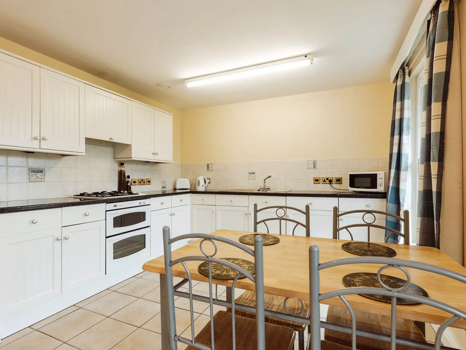 Netley Hall - Rosemary-Drinnen