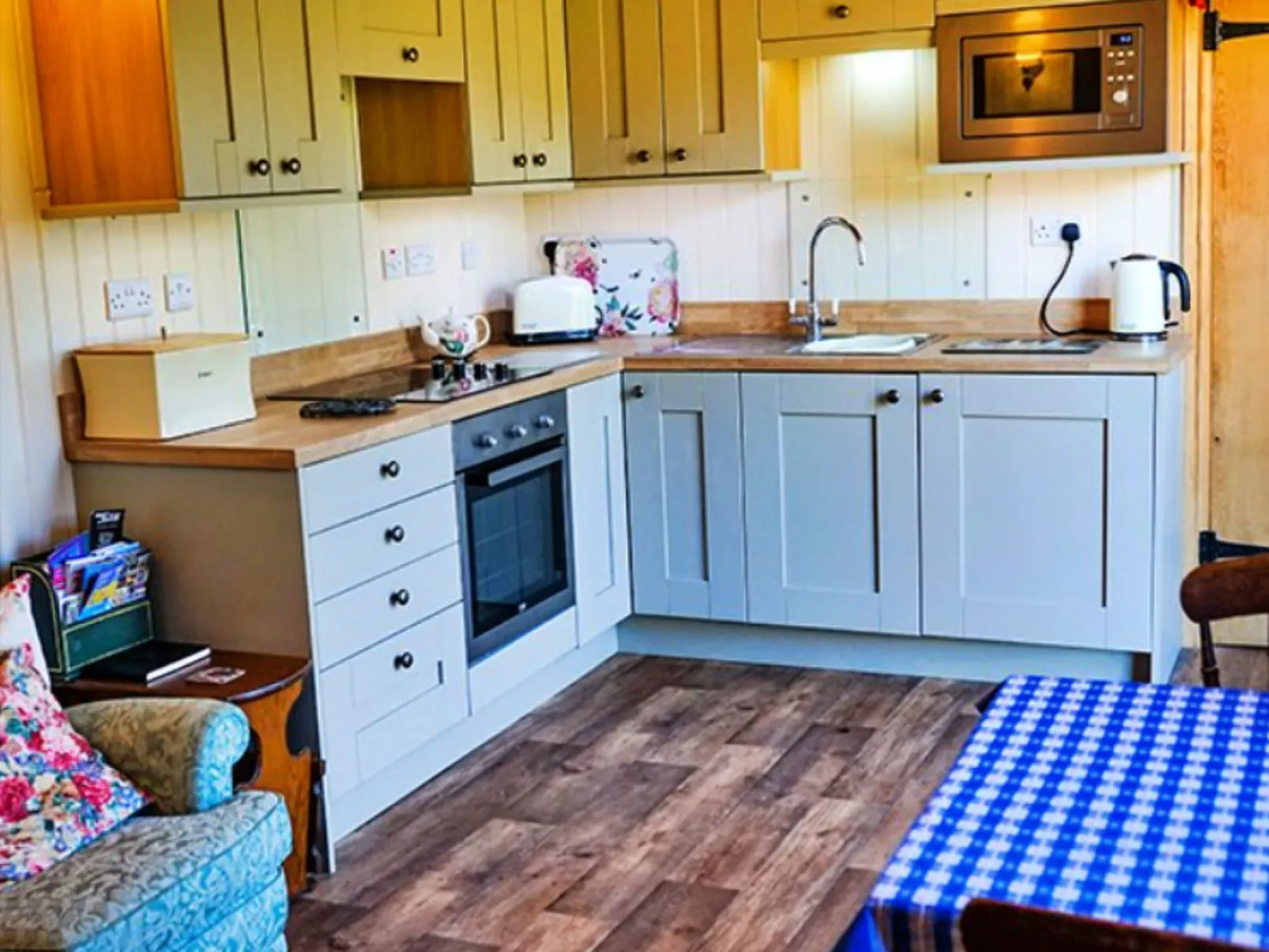 Shepherd's Lodge at Morrells Wood-Dedans