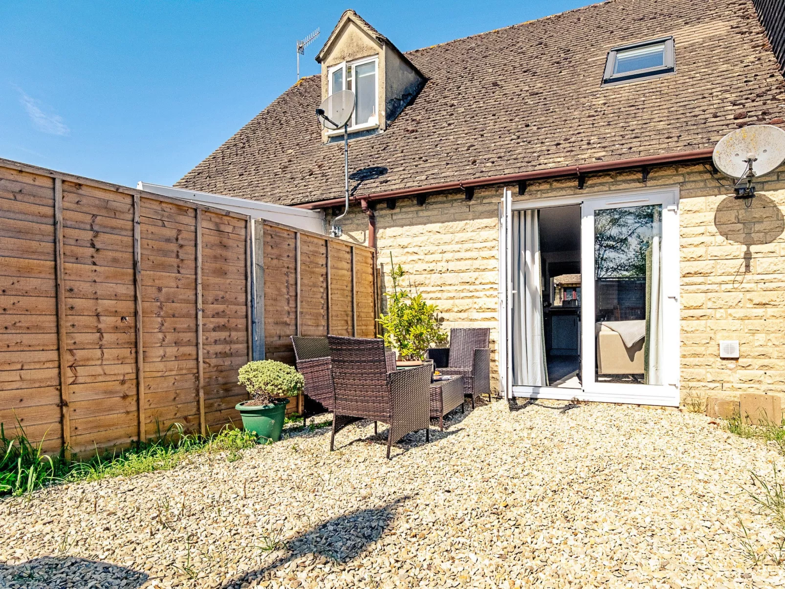 No. 8 Meadow Retreat-Draußen