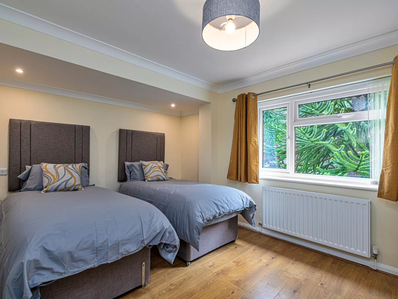 Cesail Y Mynydd-Dedans