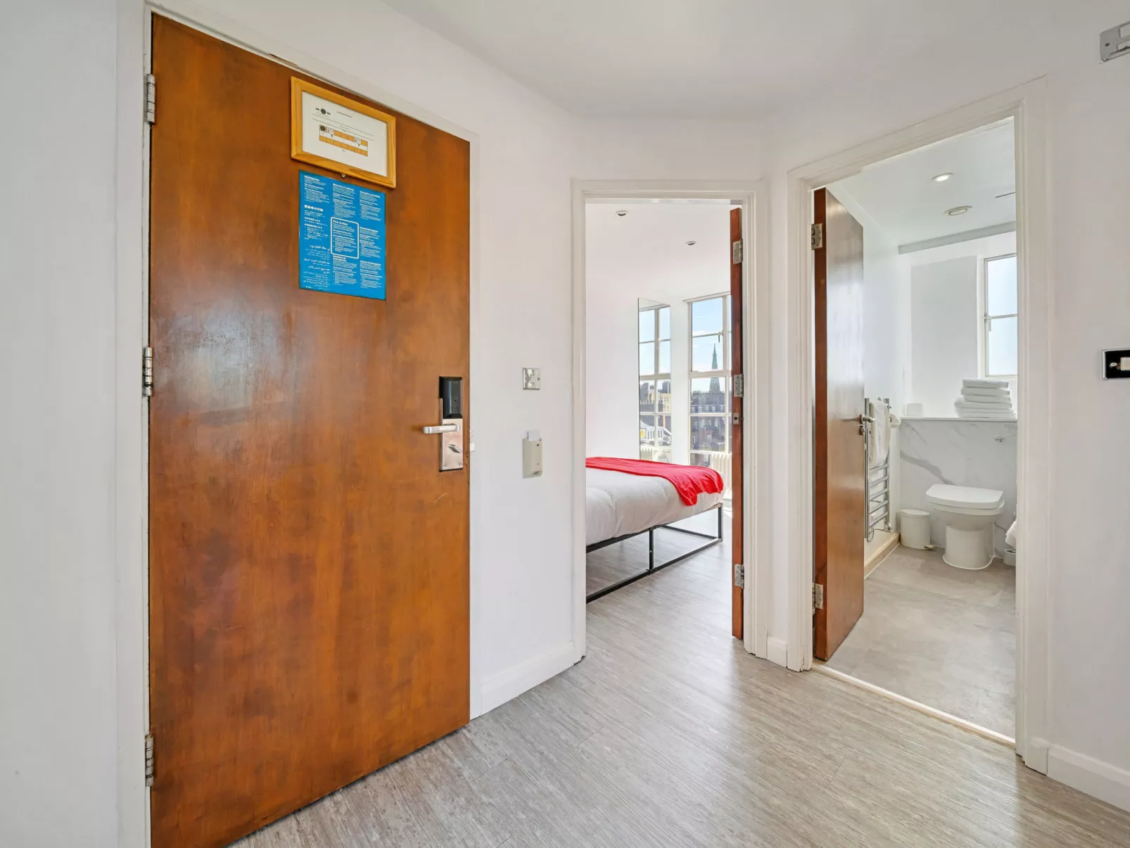 Roland House - Two Bedroom-Drinnen