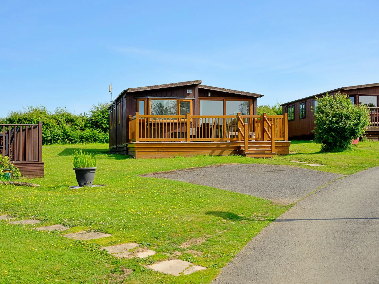 Forest Lodge-Outside