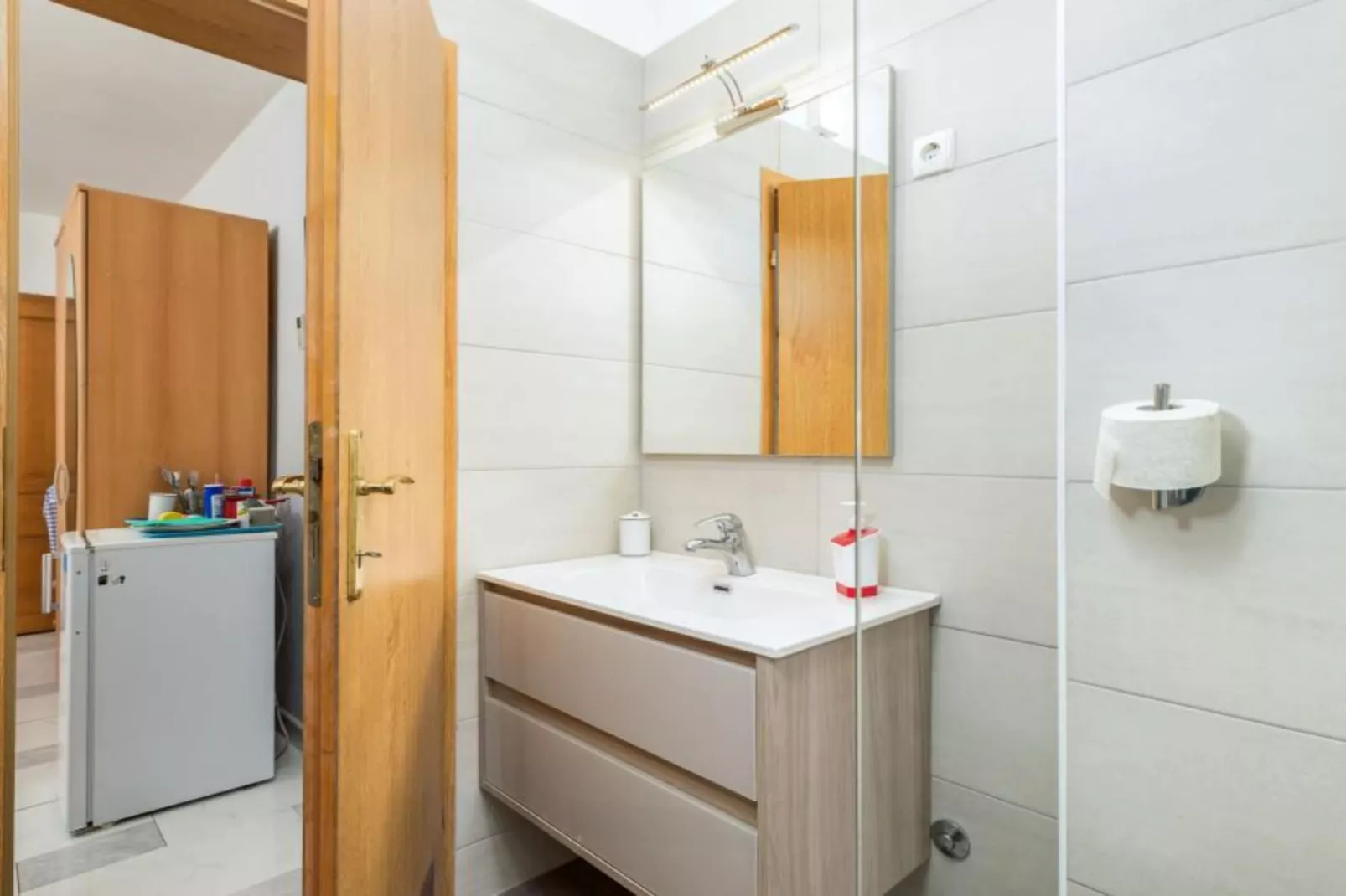 Apartments Manda - Double Room With Terrace (A6)-Bathroom