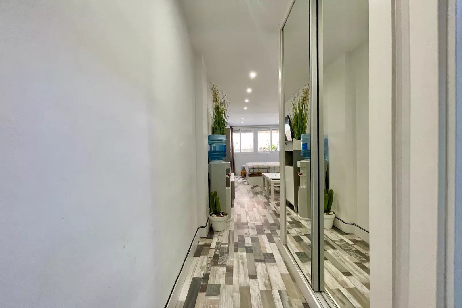 Carlota Alessandri Playa Torremolinos