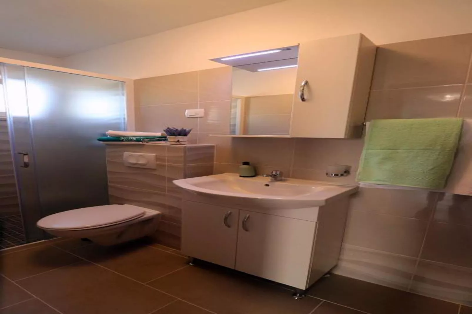 Apartments Clementina Sunrise-Studio Apartment with Balcony (GREEN)-Bathroom