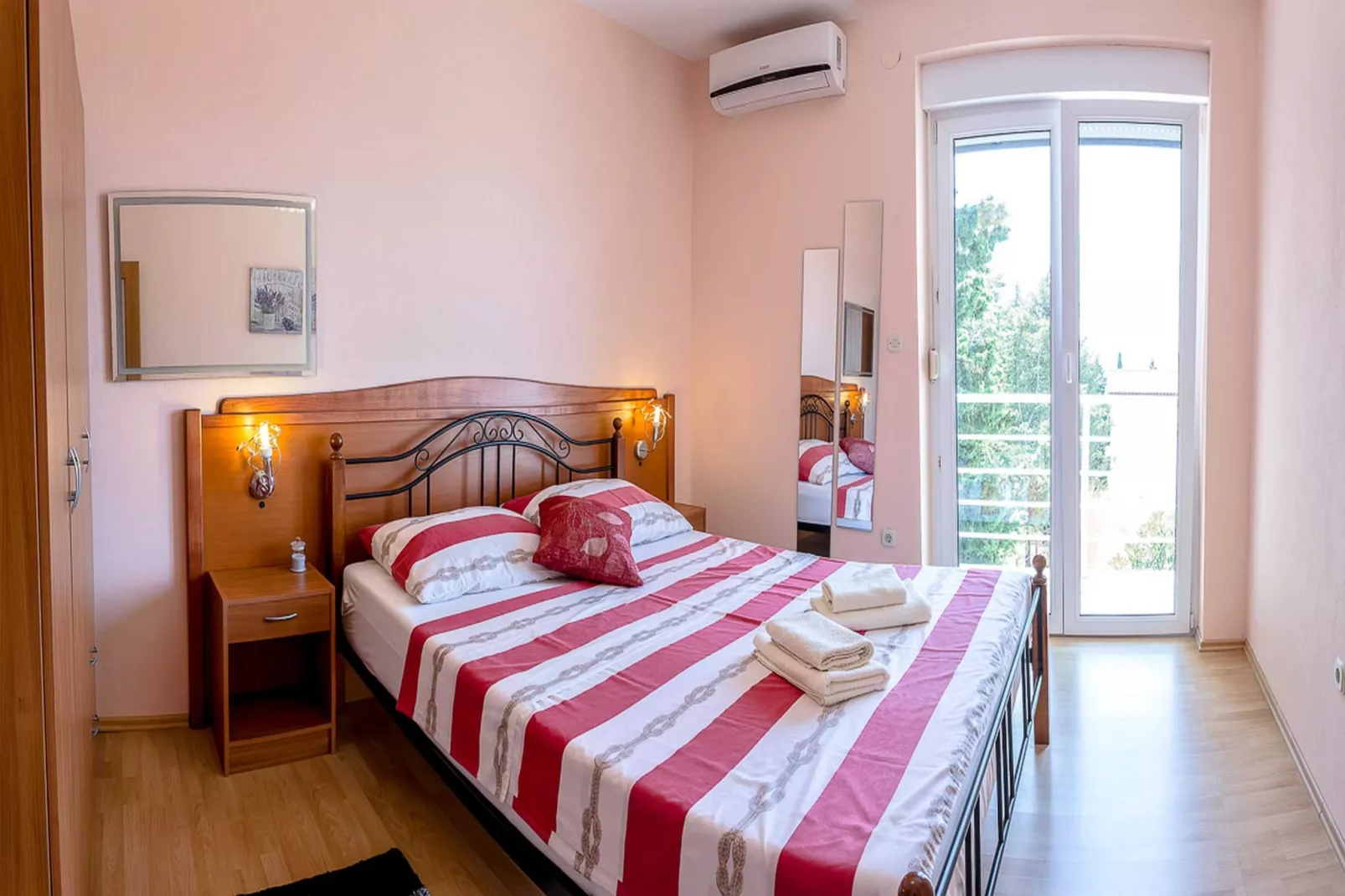 Apartments Smokvica - Superior One Bedroom Apartment with Balcony with Sea View (Apartment 2)-Bedroom