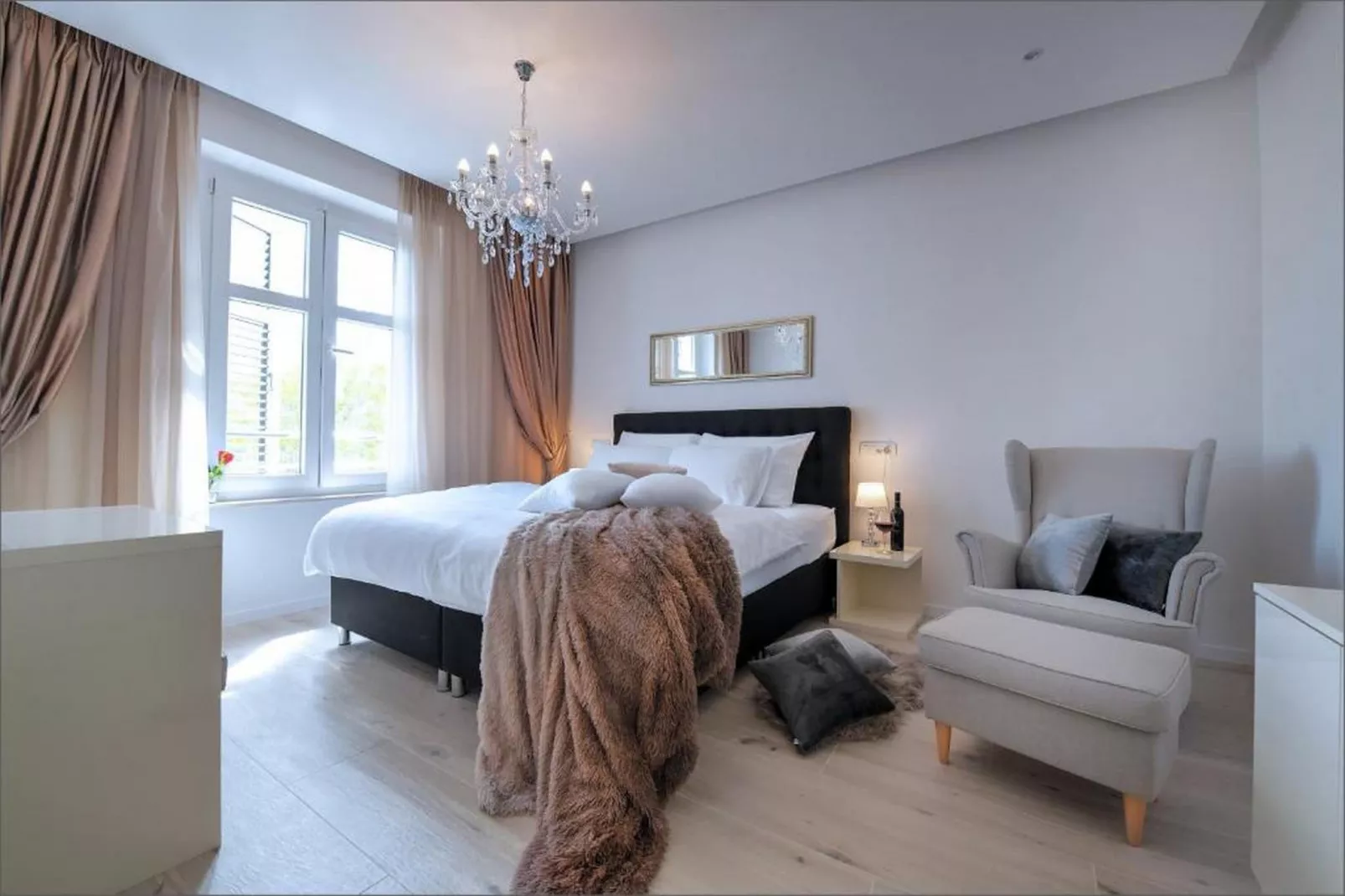 Deluxe Room with King Bed (2)-Chambre