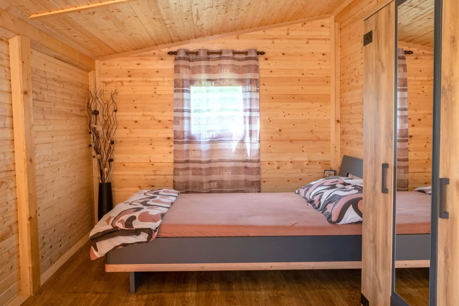 Robinzonski Kamp Hofman - Private Bungalow-Chambre