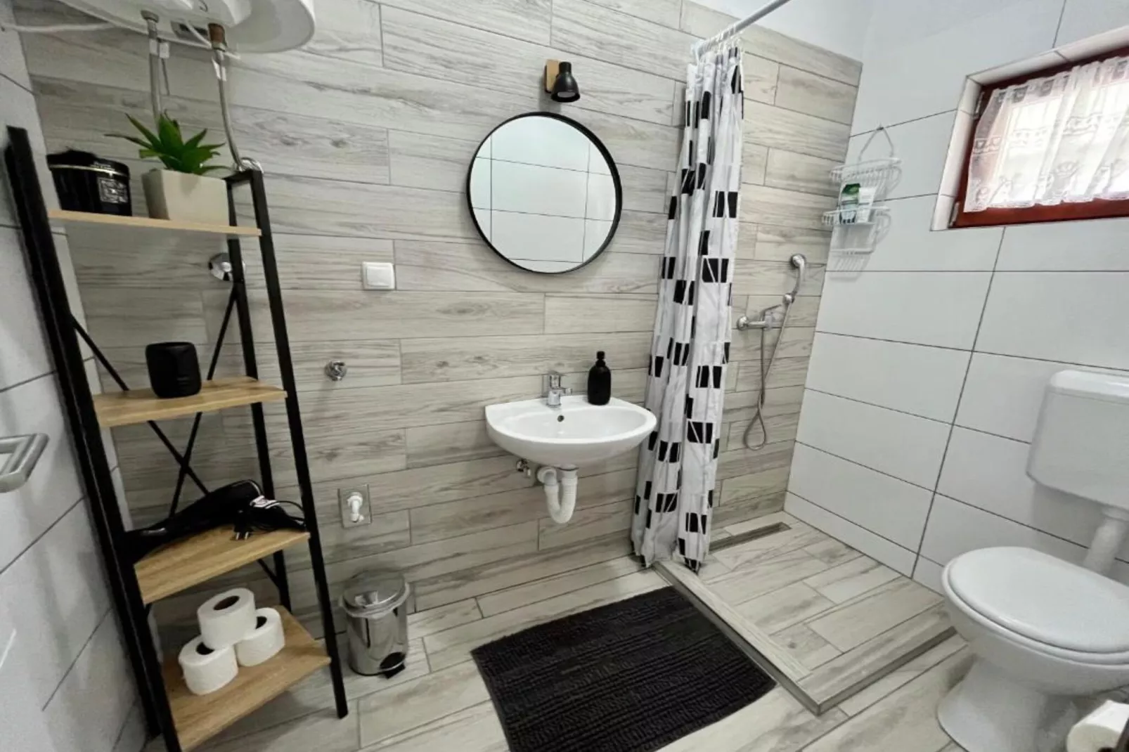 Apartments Fortuna - One Bedroom Apartment with Balcony (1)-Bathroom