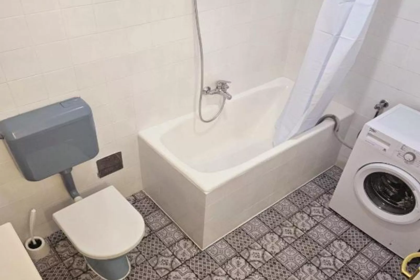 George Central Apartment - Two Bedroom Apartment with Park View-Badezimmer