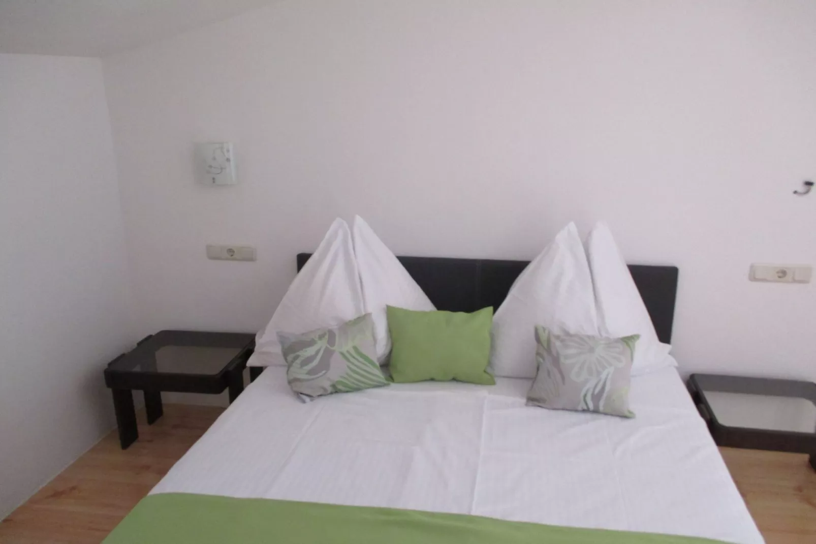 Guest House Villa Daniel - Standard Double Room with Balcony-Bedroom