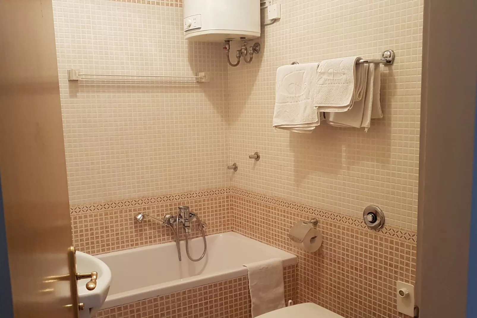 Cozy Apartments Matulji - Studio with Garden-Badezimmer