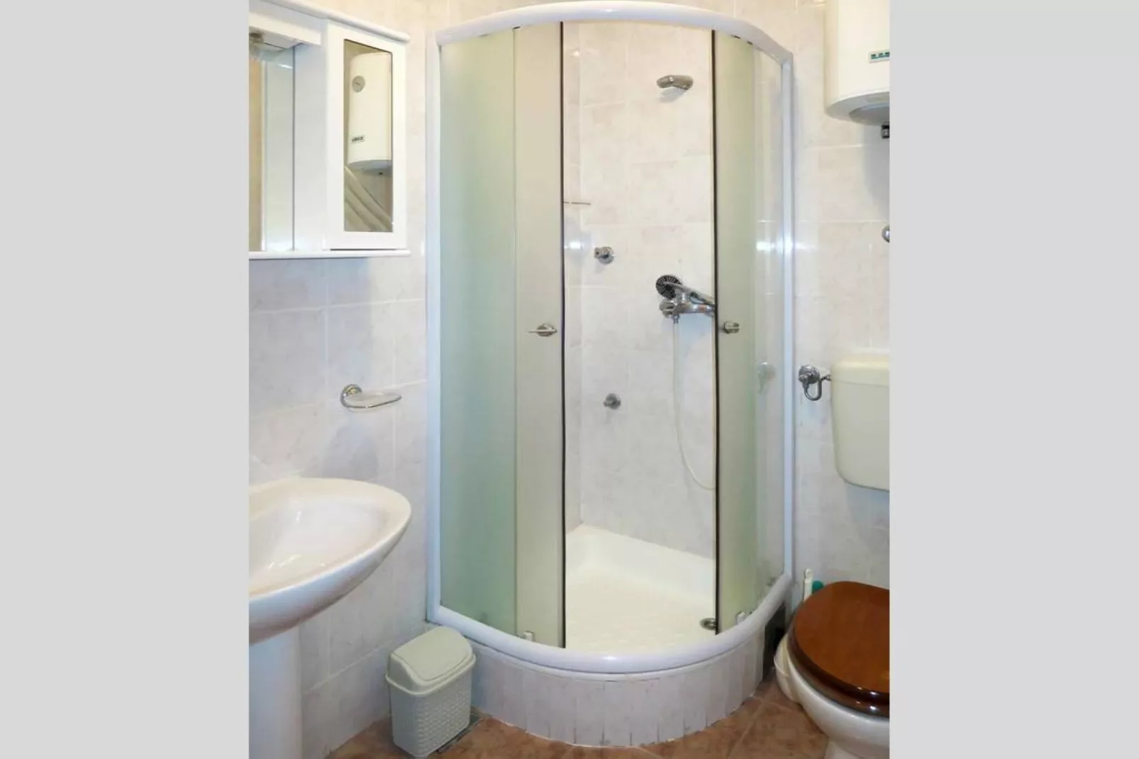 Sea-View Apartments with Pool, Terrace, and Outdoor Lounge in Scenic Čiovo Island - Standard One Bedroom Apartment (Sollis II)-Bathroom