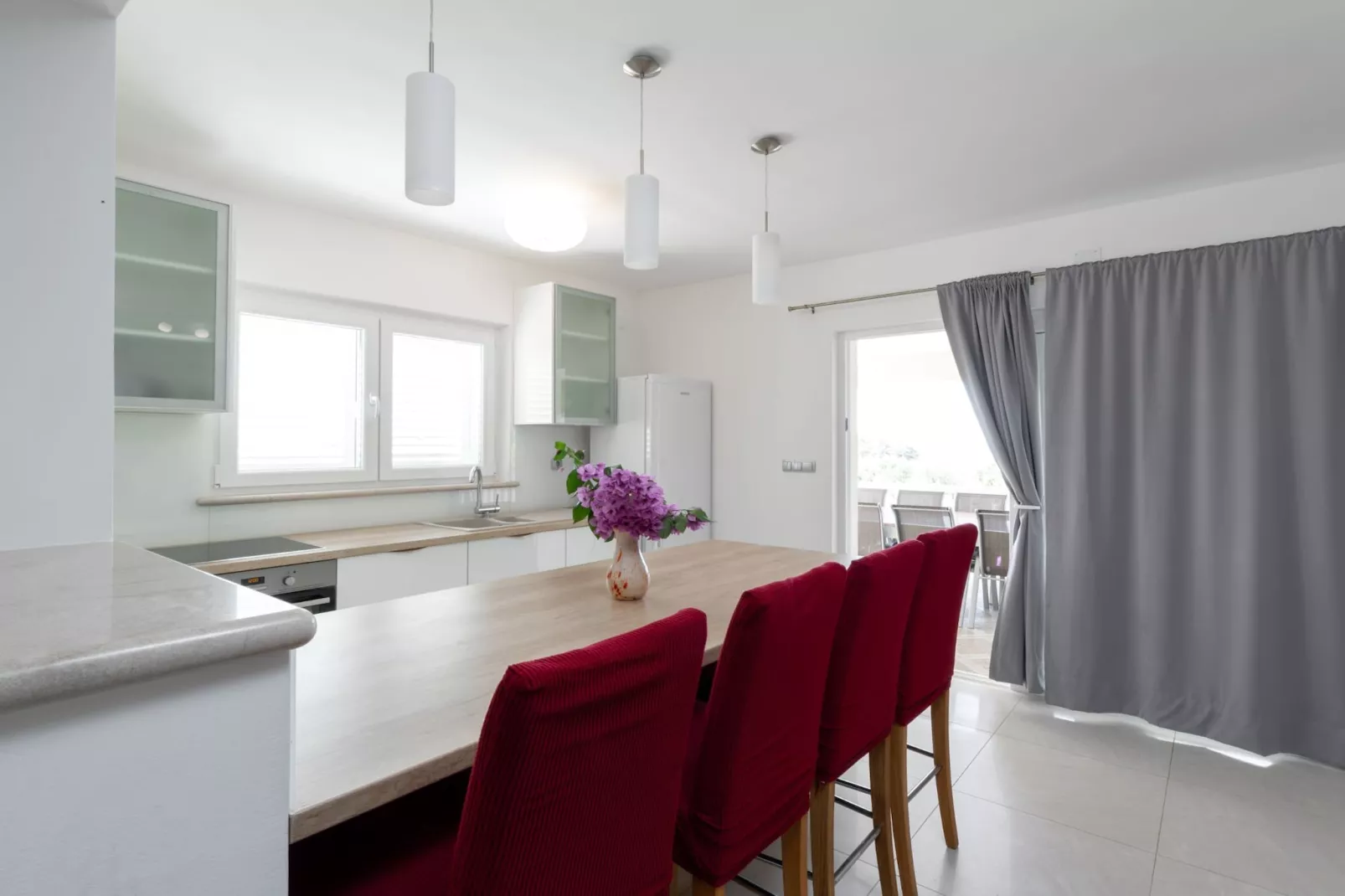 Modern Villa with Pool-Esszimmer