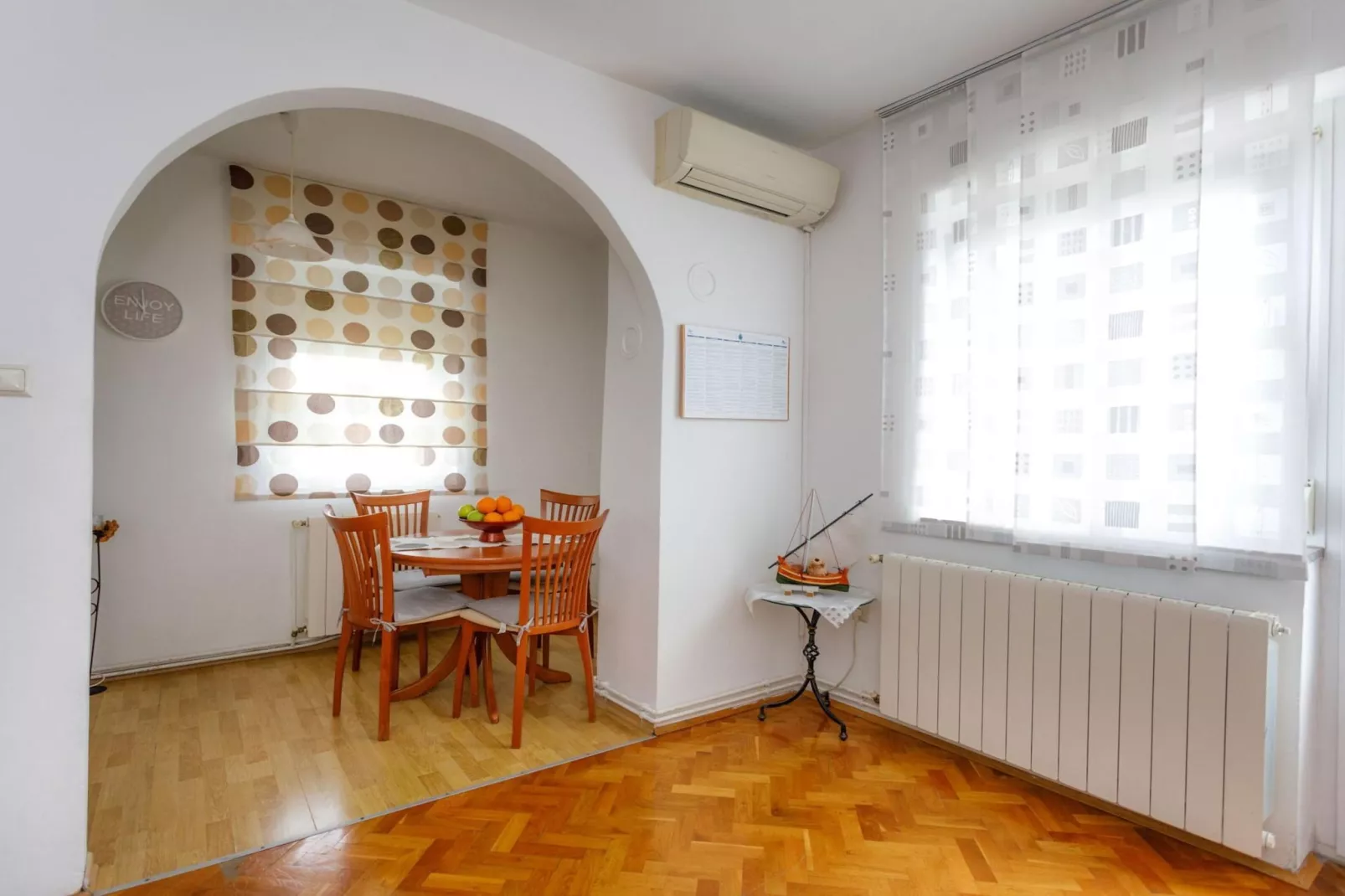 Charming and Tranquil Krk Center Apartment - One Bedroom Apartment with  Balcony-Esszimmer