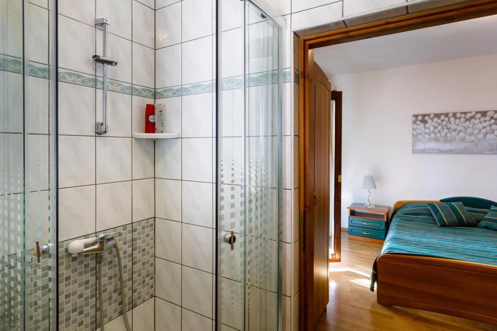 Sunny and Sleek Krk Rooms with Balcony - Classic Double Room with Balcony (owner Zelena)-Bathroom