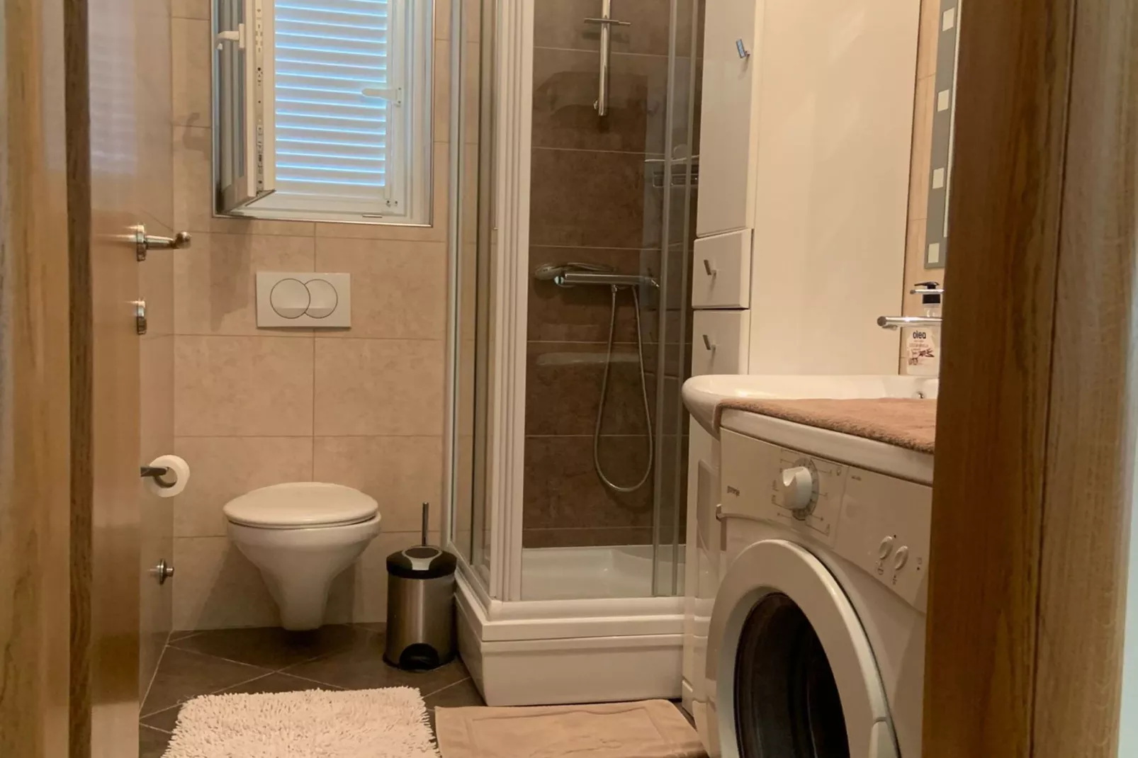 Tranquil and Stylish Apartment Krk with Balcony - One Bedroom Apartment with Balcony-Salle de bain