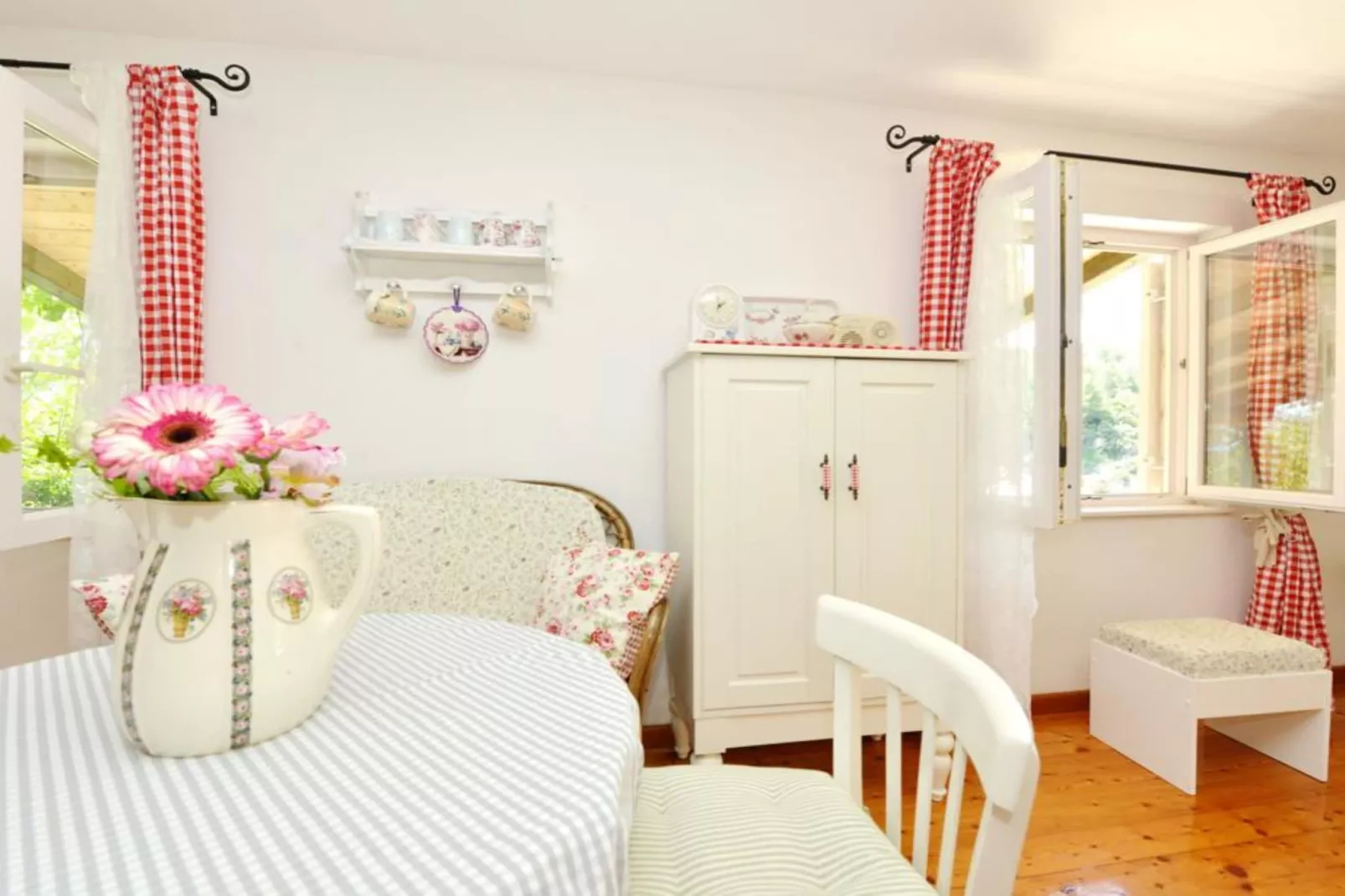 One-Bedroom Apartment (Lovor)-Kitchen