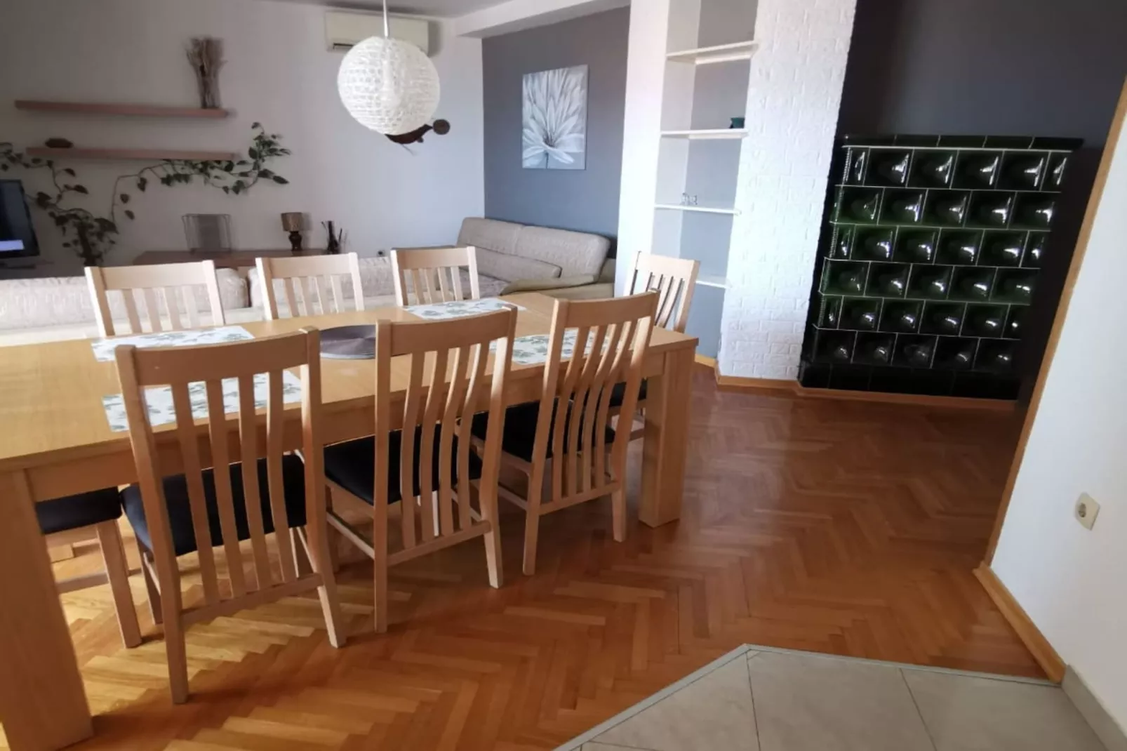 Three Bedroom Apartment with Terrace and  Sea View-Living room