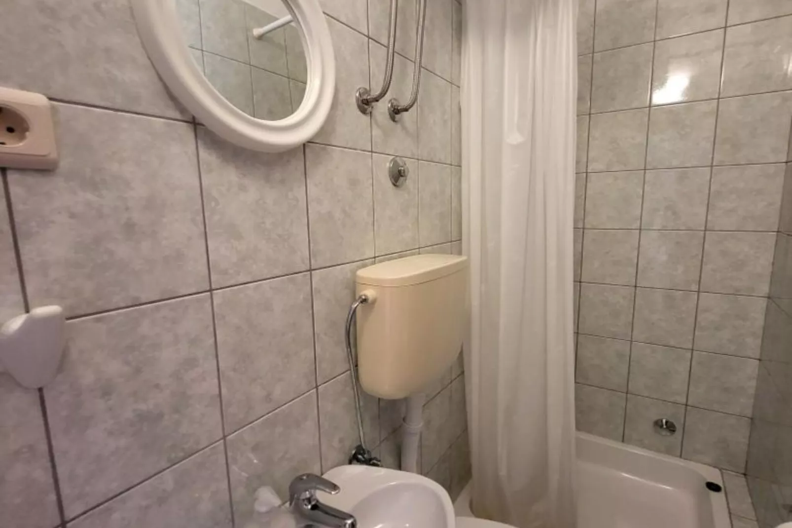 Two-Bedroom Apartment With Terrace And Sea View (A2)-Bathroom