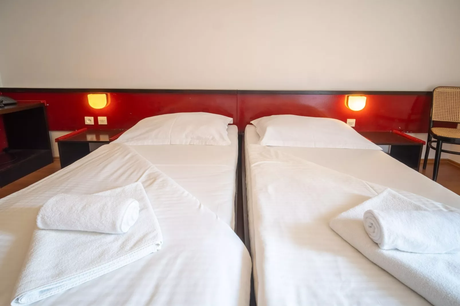 Hotel Issa - Twin Room Park View-Bedroom