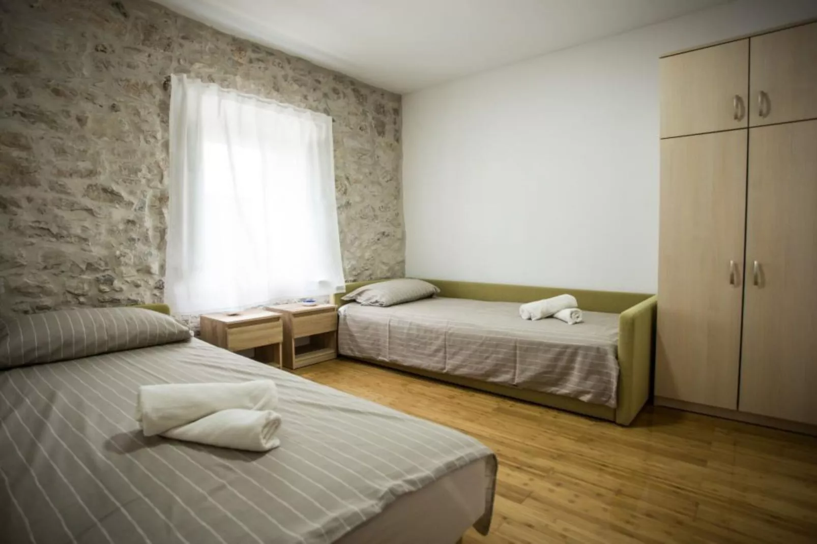 Apartments Stone House Murter - Two Bedroom Apartment with Balcony-Chambre