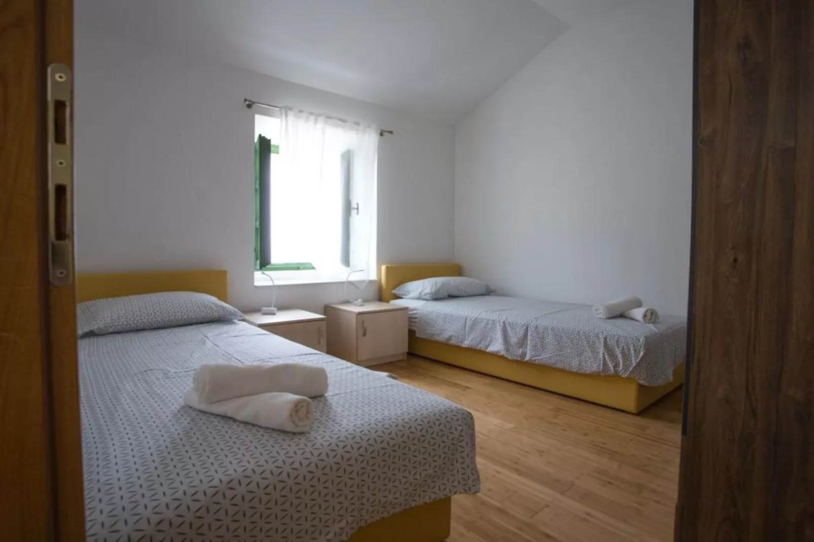 Apartments Stone House Murter - Two Bedroom Apartment with Terrace-Chambre