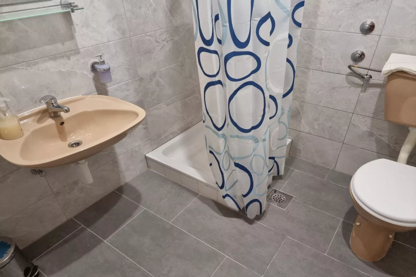 Apartments Željka - Studio Apartment with Terrace with Sea View (5)-Bathroom