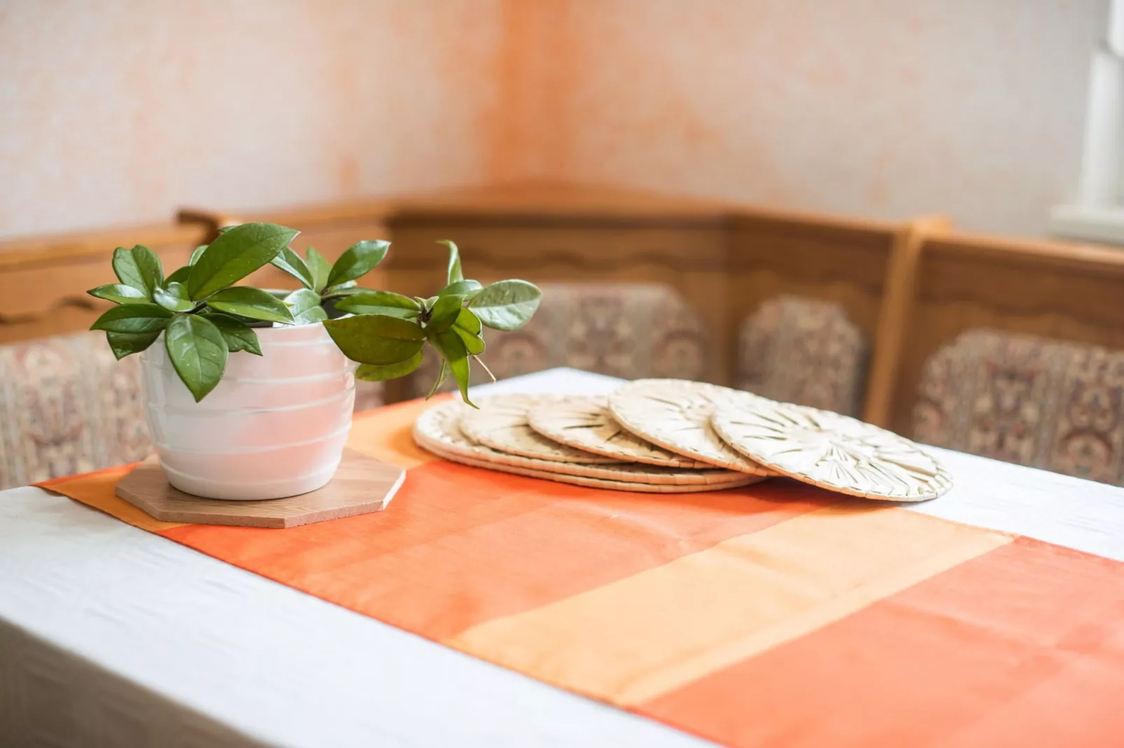 Quiet and Sunny Apartment with Balcony - Two Bedroom Apartment with Balcony-Kitchen