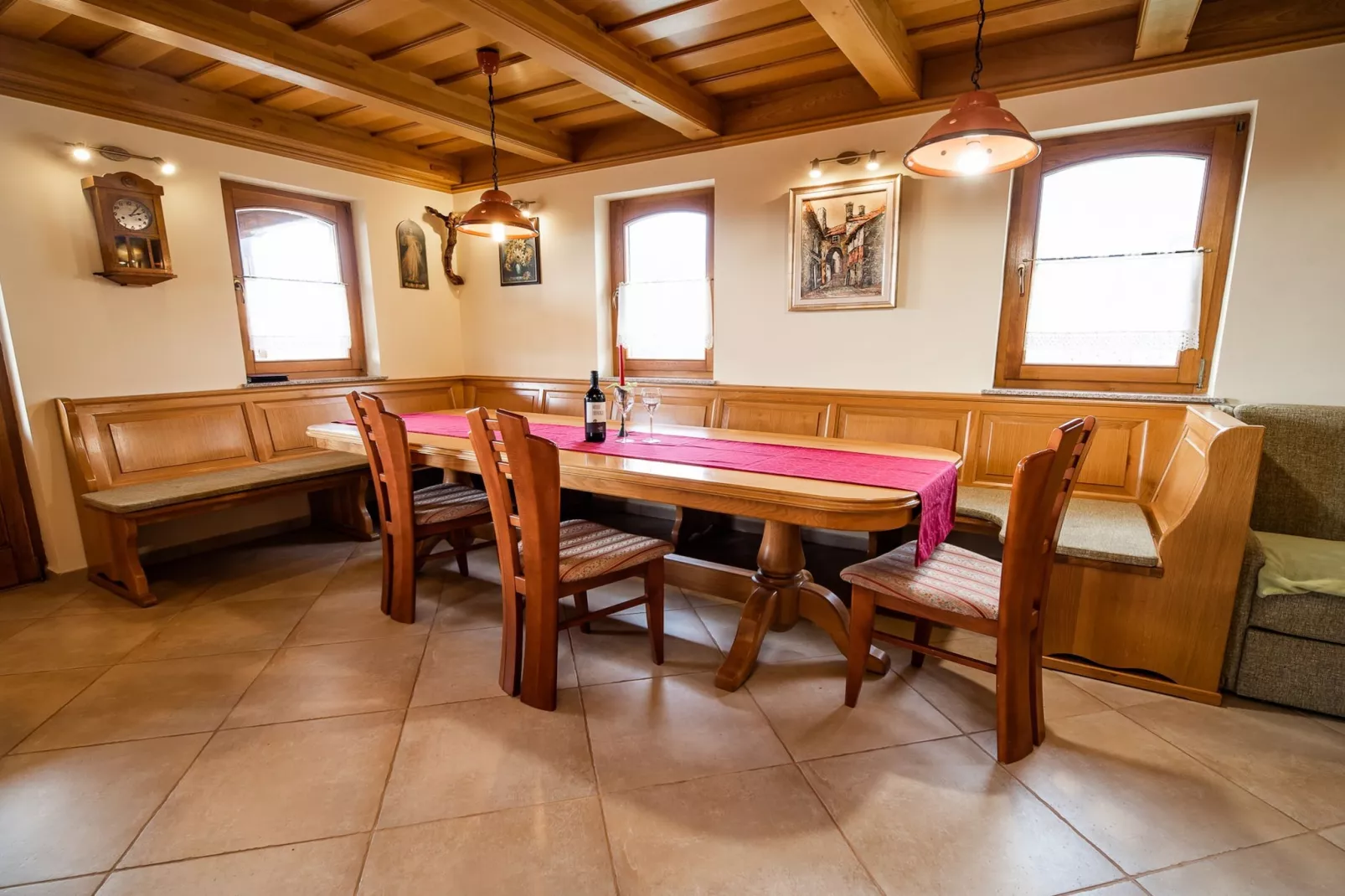 Vivid Hillside Country House with Hot-Tub and Sauna - Two Bedroom Country House-Dining room