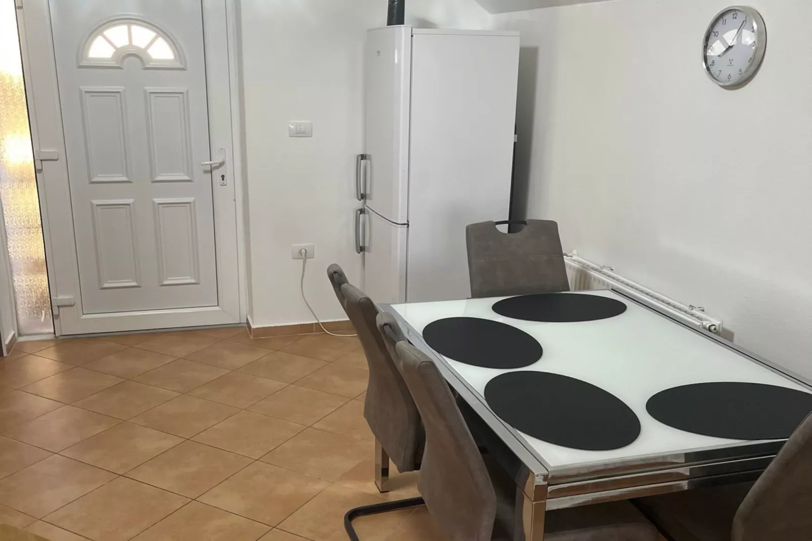 Meadow Tranquil Apartments with Evergreen Garden - Two Bedroom Apartment-Kitchen