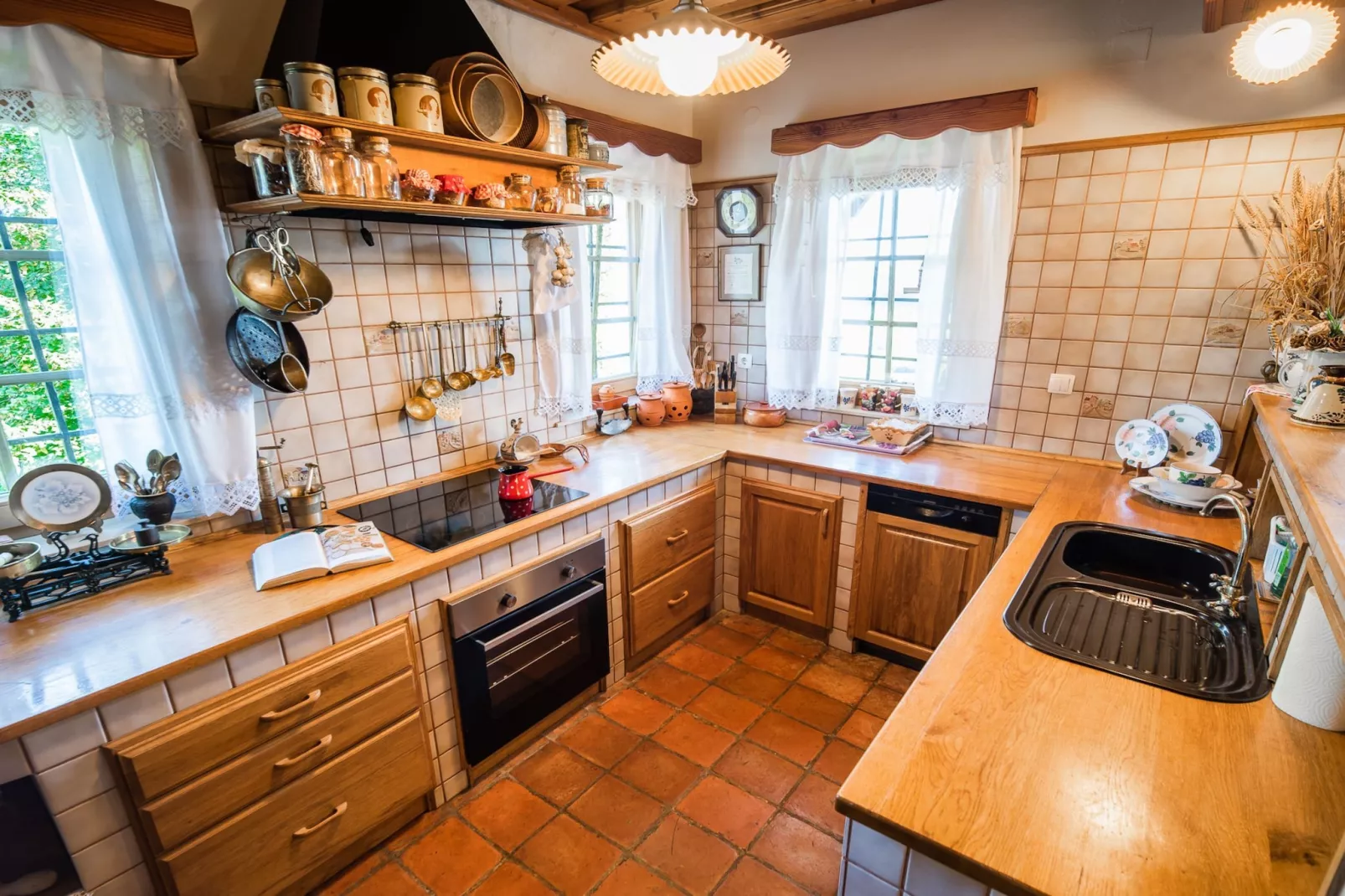 Cozy Countryside Retreat Villa with Hot-Tub - Two Bedroom Villa with Hot Tub-Kitchen