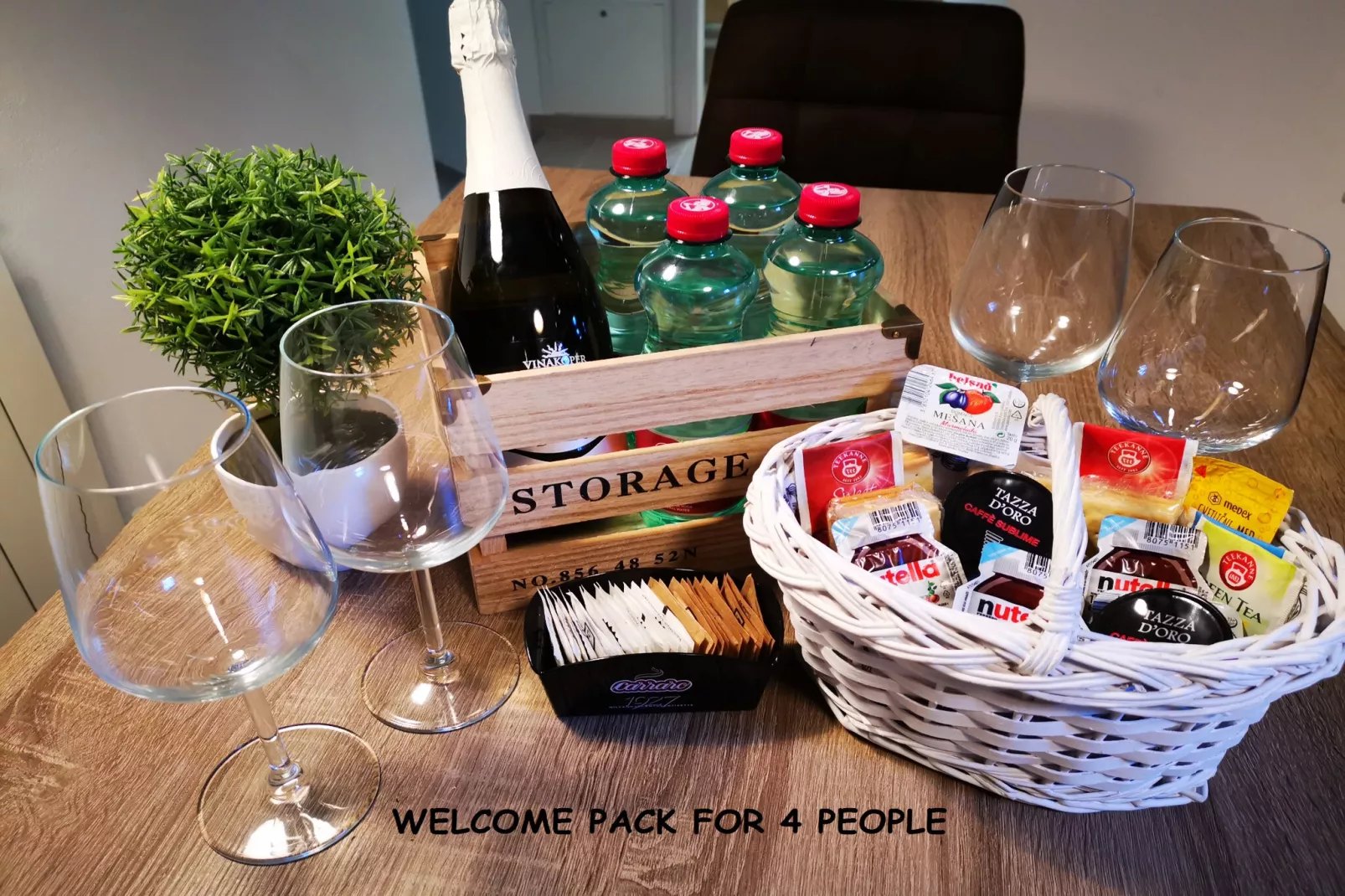 Downtown Koper Spacious Apartment with Balcony - Two Bedroom Apartment with Balcony-Dining room